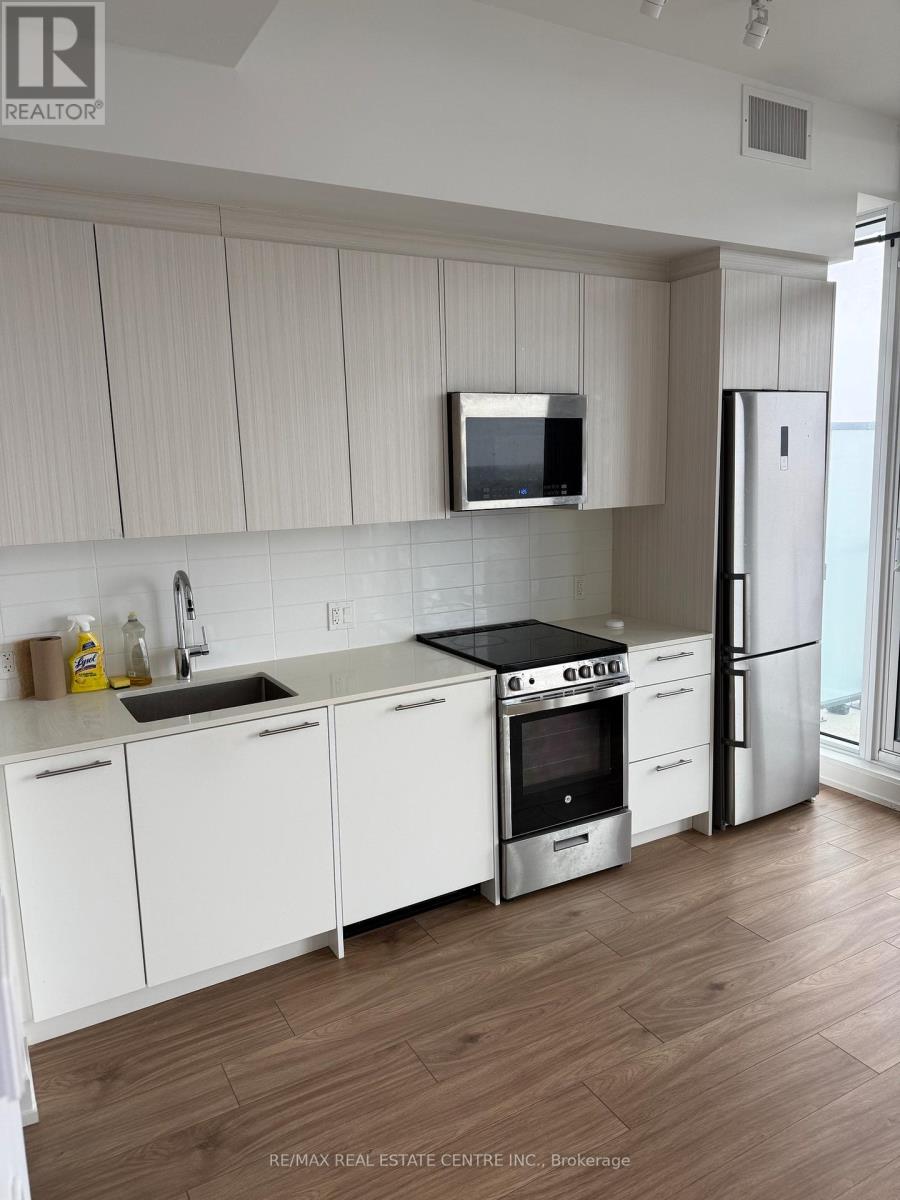 809 - 225 Veteran Drive, Brampton, Ontario  L7A 5L7 - Photo 5 - W12869834