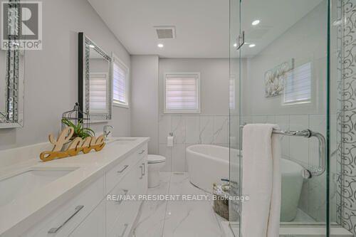 3 Rambling Oak Drive, Brampton, Ontario L7A 3X4 - Photo 9 - W12903616