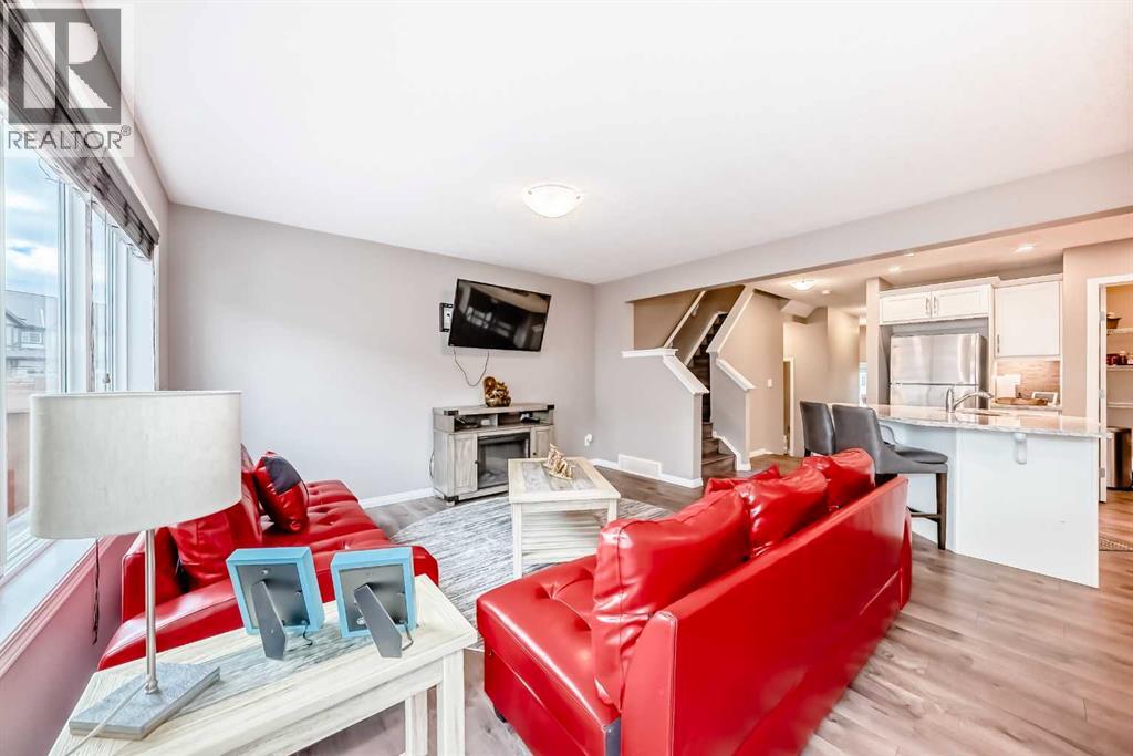 82 Hillcrest Square SW, Airdrie, Alberta  T4B 4H9 - Photo 8 - A2285277