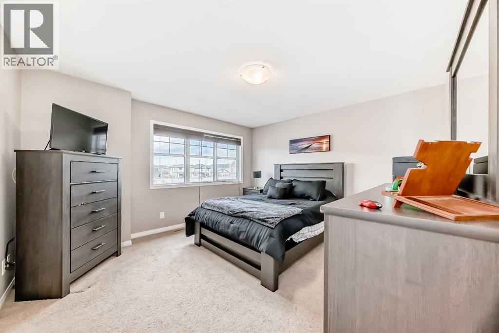 82 Hillcrest Square SW, Airdrie, Alberta  T4B 4H9 - Photo 14 - A2285277