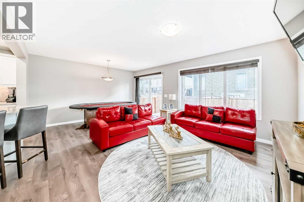 82 Hillcrest Square SW, Airdrie, Alberta  T4B 4H9 - Photo 10 - A2285277