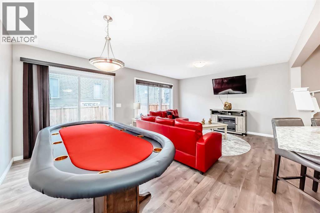 82 Hillcrest Square SW, Airdrie, Alberta  T4B 4H9 - Photo 11 - A2285277