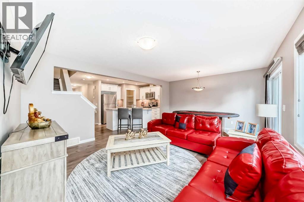 82 Hillcrest Square SW, Airdrie, Alberta  T4B 4H9 - Photo 9 - A2285277