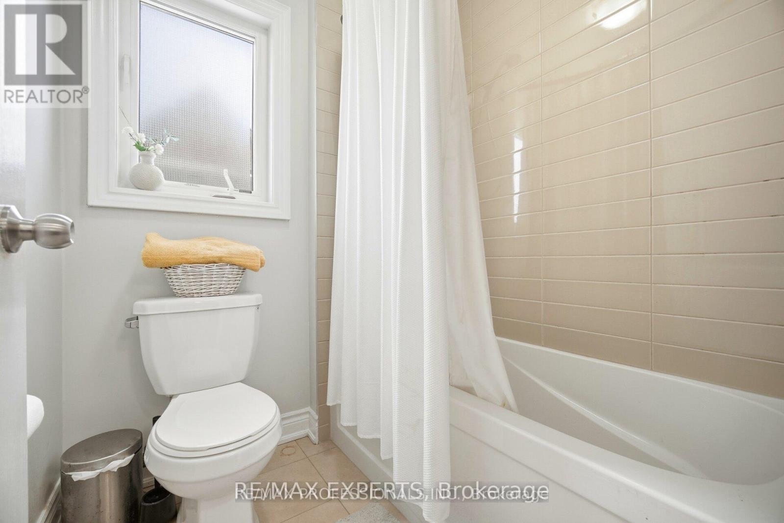 5 Mugford Crescent, Brampton, Ontario  L6Y 6A7 - Photo 37 - W12909452