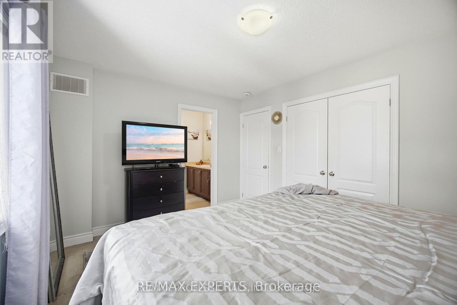 5 Mugford Crescent, Brampton, Ontario  L6Y 6A7 - Photo 35 - W12909452