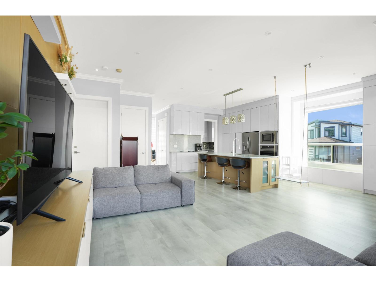 14919 62a Avenue, Surrey, British Columbia  V3S 7X3 - Photo 3 - R3102146