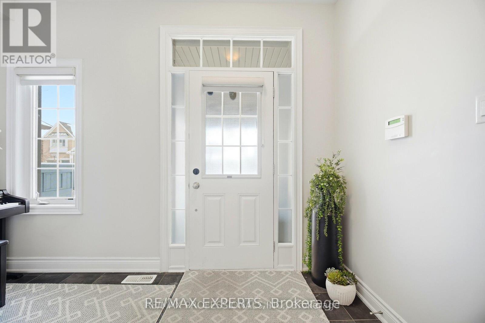 5 Mugford Crescent, Brampton, Ontario  L6Y 6A7 - Photo 6 - W12909452