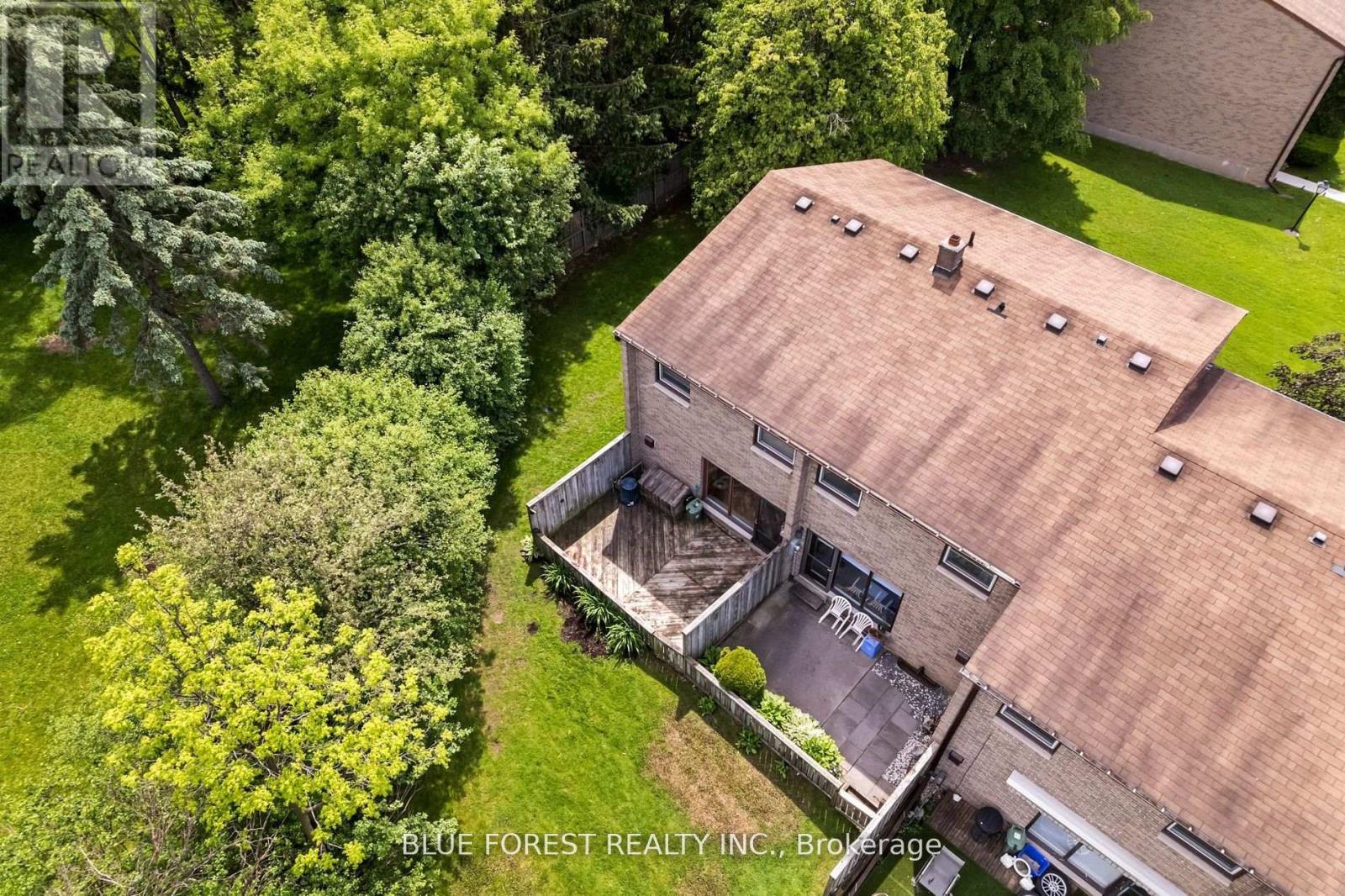 Photo 15 of 17 for 15 - 696 Wonderland Road S