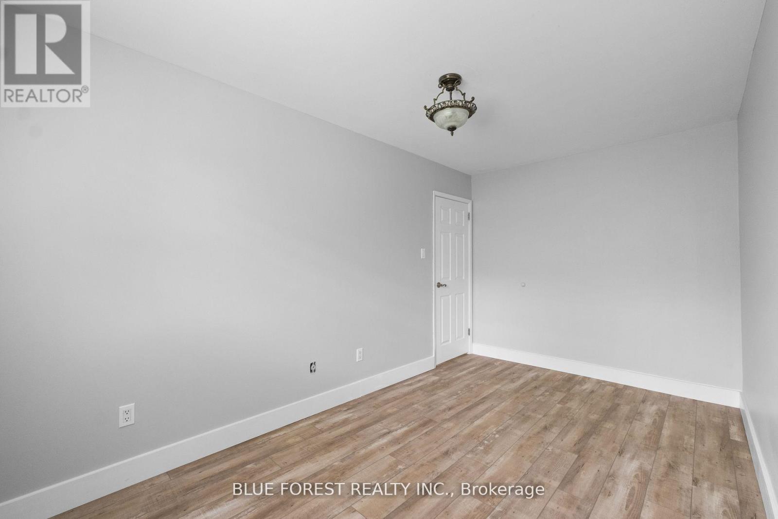 Photo 6 of 17 for 15 - 696 Wonderland Road S