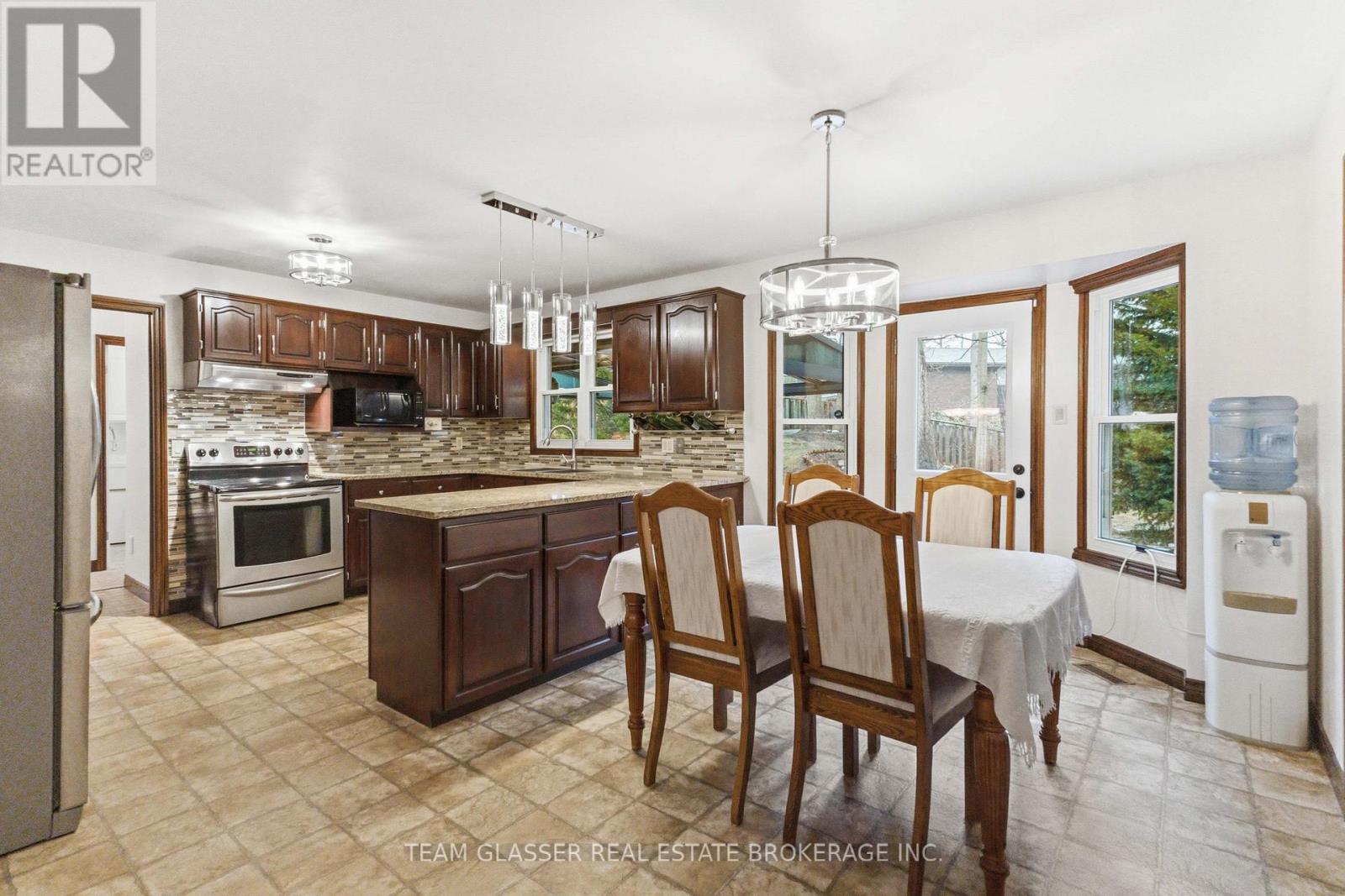 86 Blackburn Crescent, Middlesex Centre, Ontario  N0L 1R0 - Photo 16 - X12910358