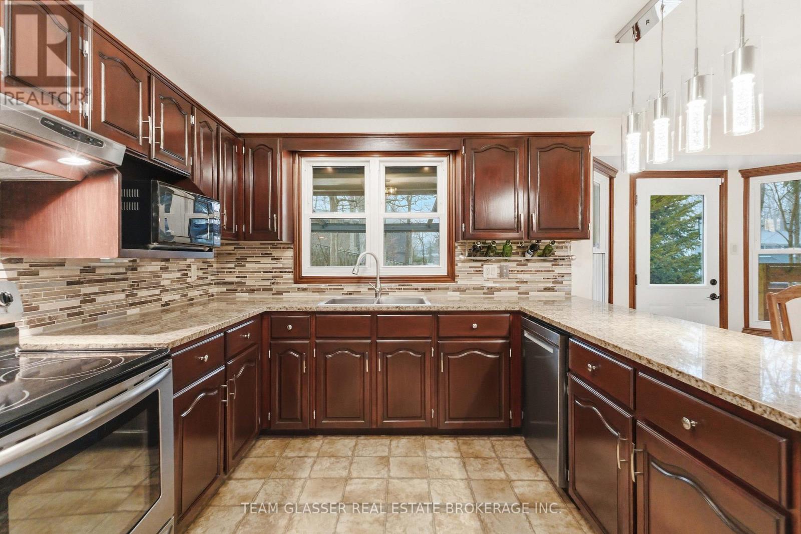 86 Blackburn Crescent, Middlesex Centre, Ontario  N0L 1R0 - Photo 20 - X12910358