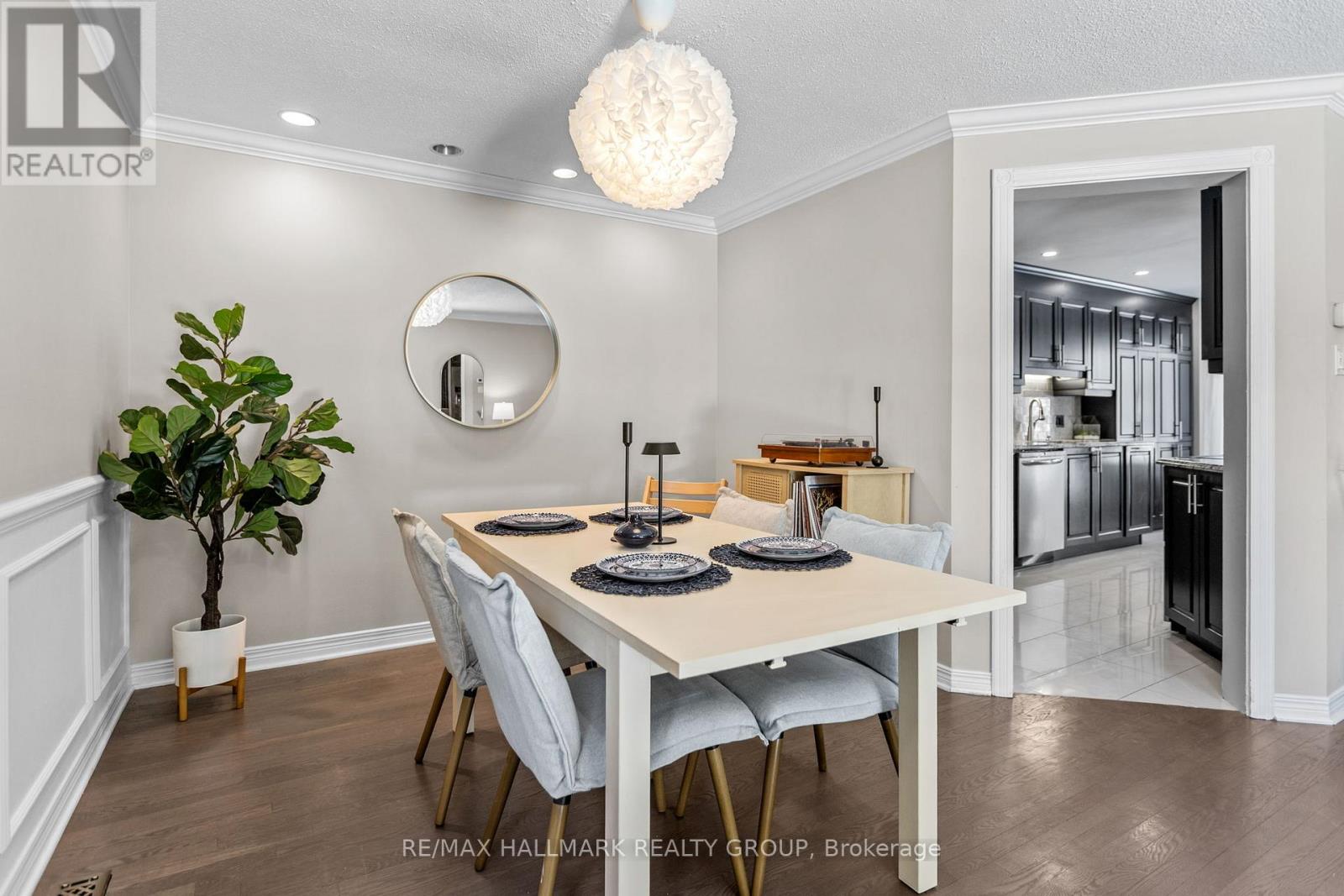 47 Grandcourt Drive, Ottawa, Ontario  K2G 5W9 - Photo 12 - X12910120