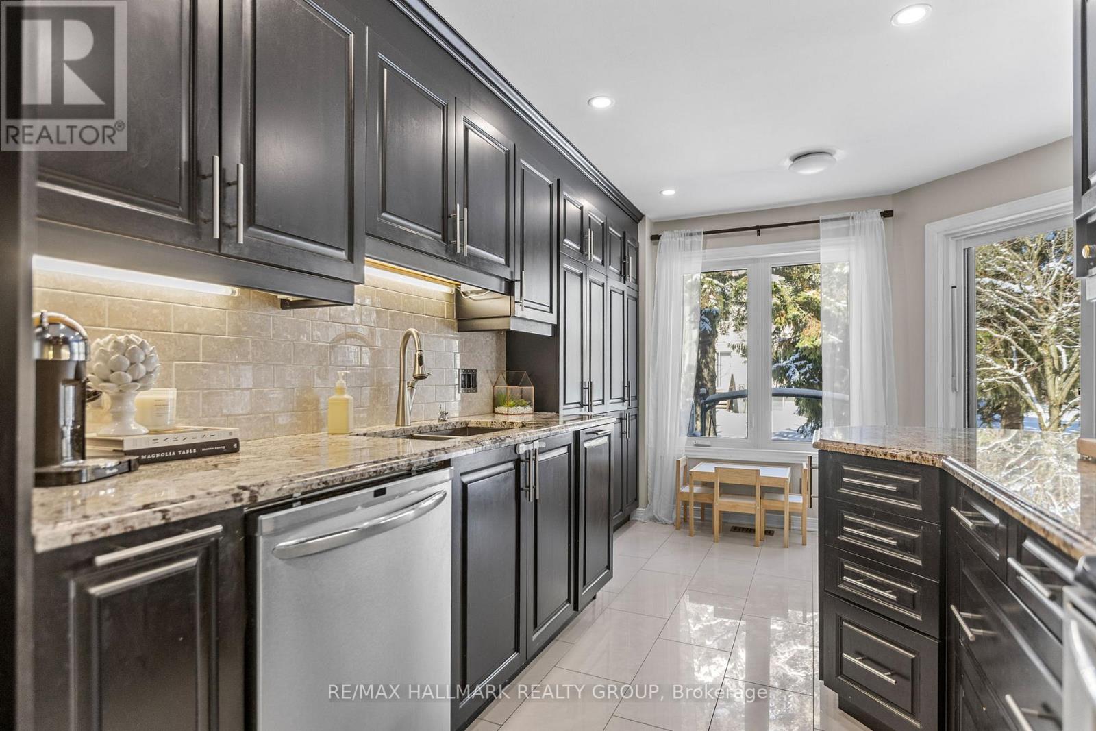 47 Grandcourt Drive, Ottawa, Ontario  K2G 5W9 - Photo 13 - X12910120