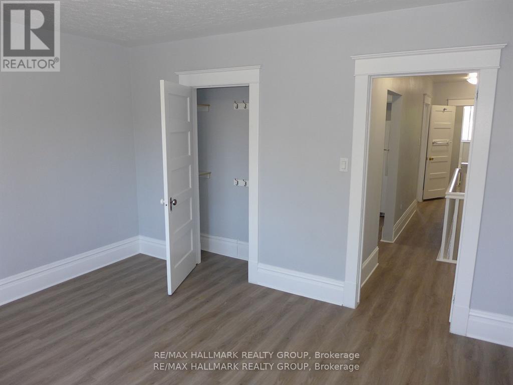 A - 15 Marier Avenue, Ottawa, Ontario  K1L 5S6 - Photo 12 - X12910132