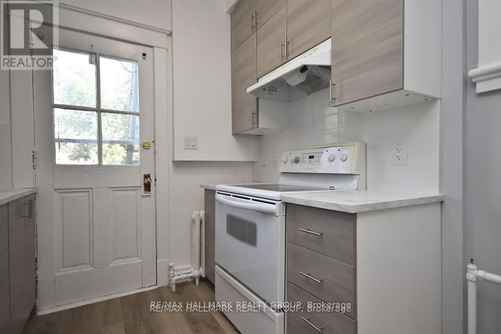 A - 15 Marier Avenue, Ottawa, Ontario  K1L 5S6 - Photo 6 - X12910132