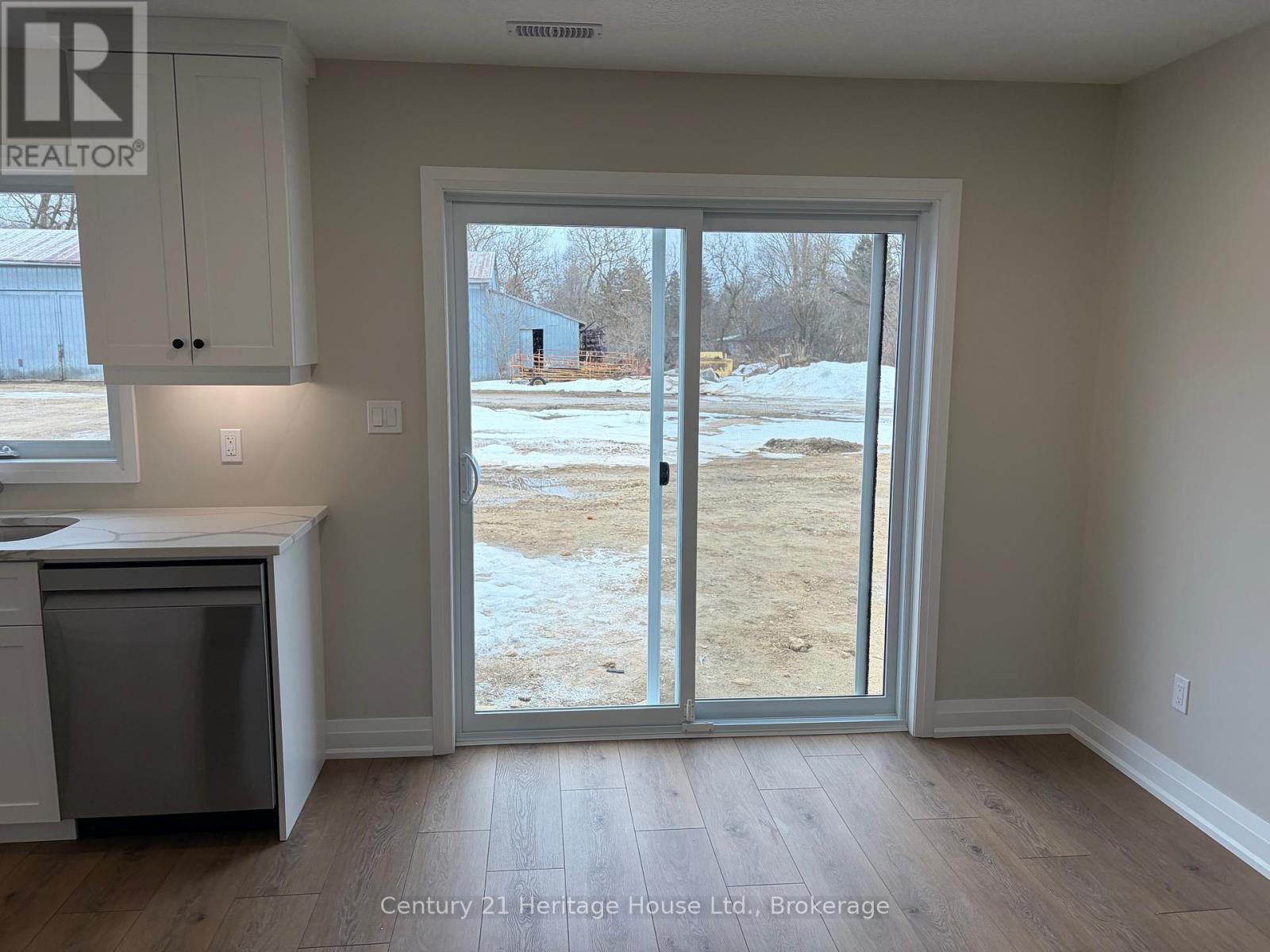 4 - 229 Bruce Street S, West Grey, Ontario  N0G 1R0 - Photo 10 - X12468225