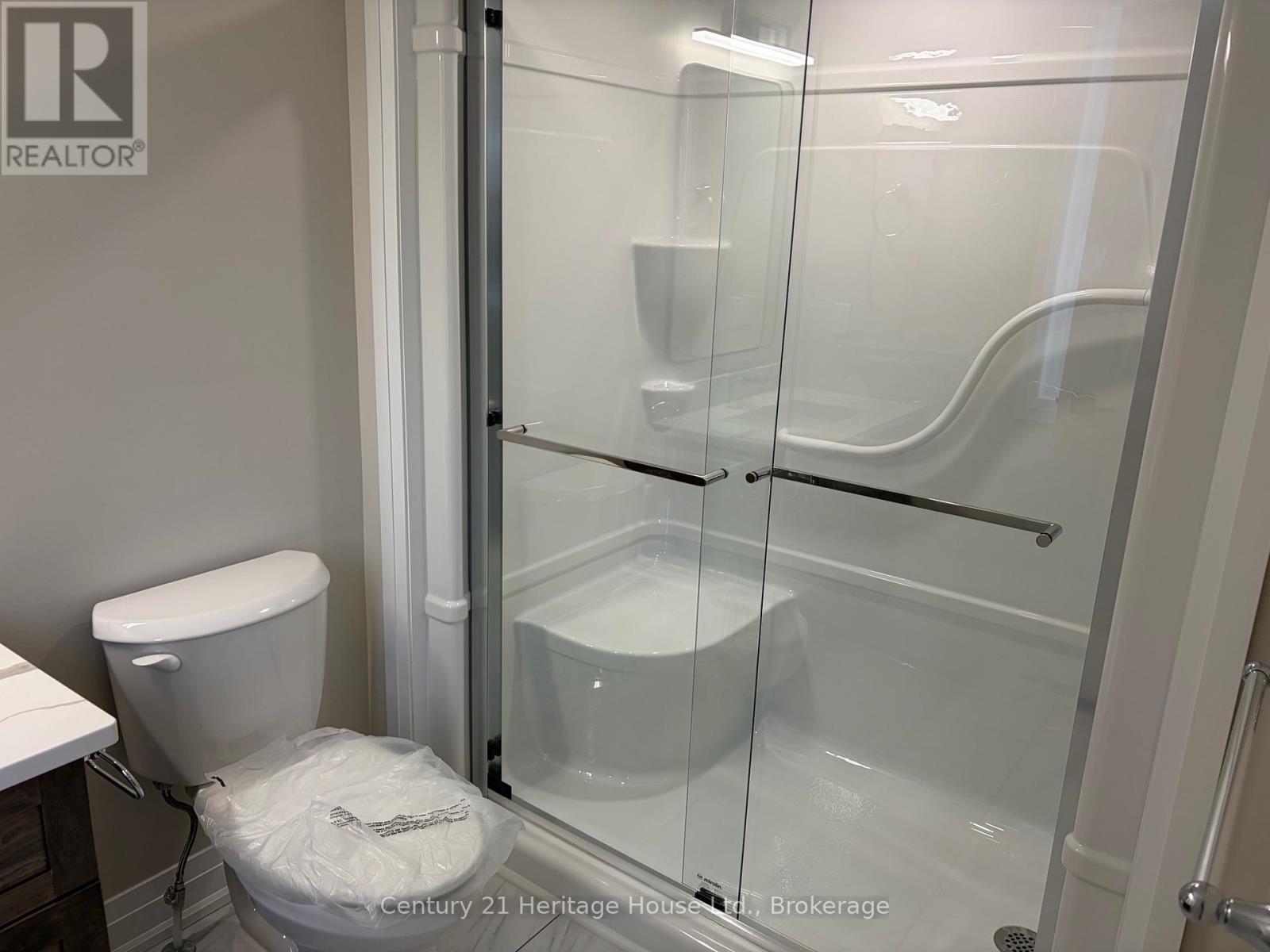 4 - 229 Bruce Street S, West Grey, Ontario  N0G 1R0 - Photo 12 - X12468225