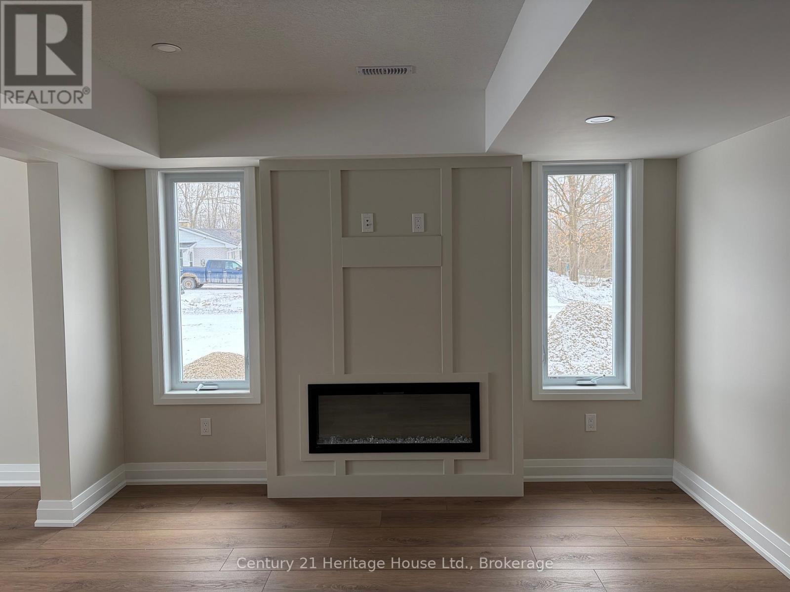 4 - 229 Bruce Street S, West Grey, Ontario  N0G 1R0 - Photo 9 - X12468225