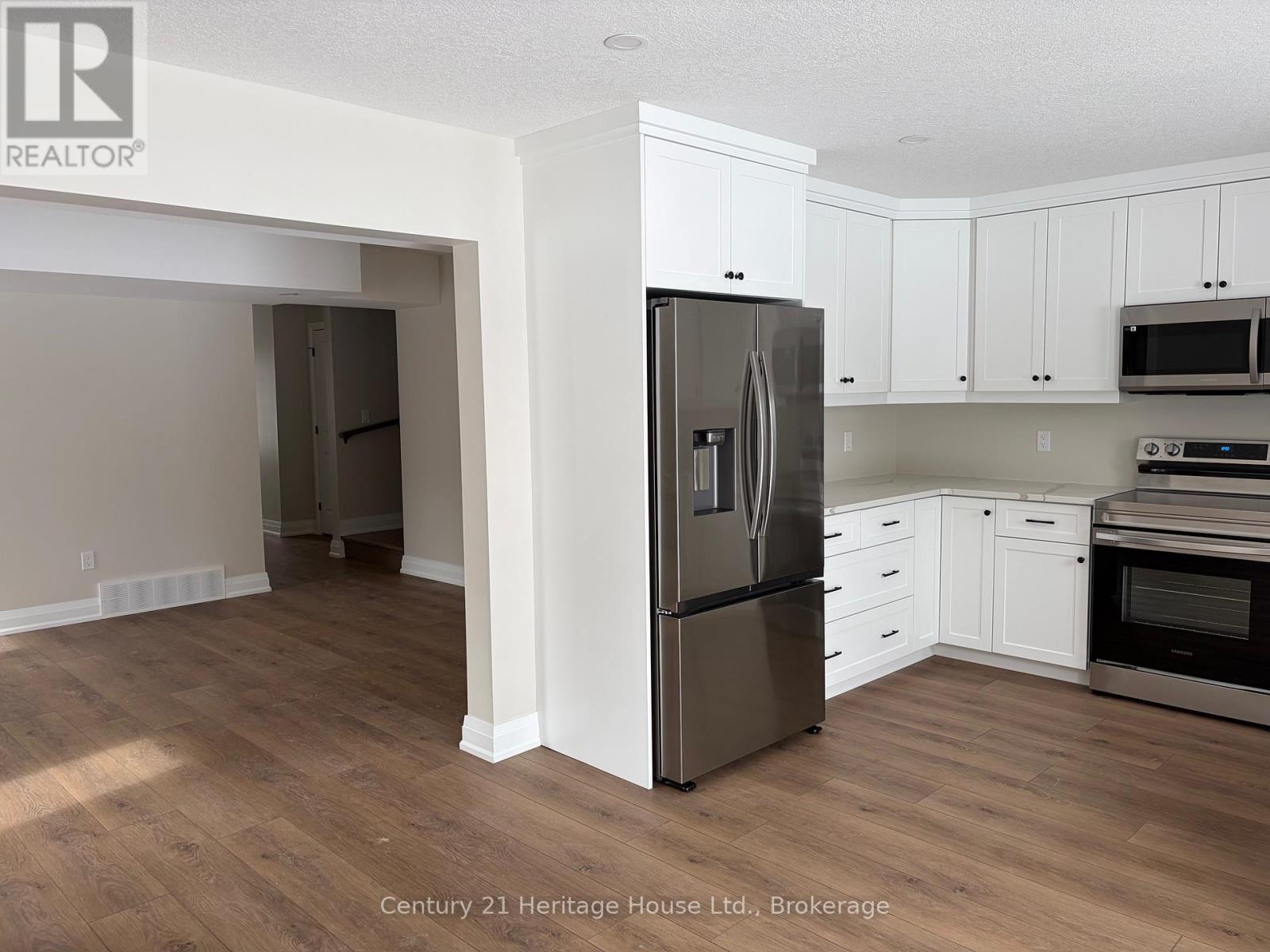 4 - 229 Bruce Street S, West Grey, Ontario  N0G 1R0 - Photo 6 - X12468225