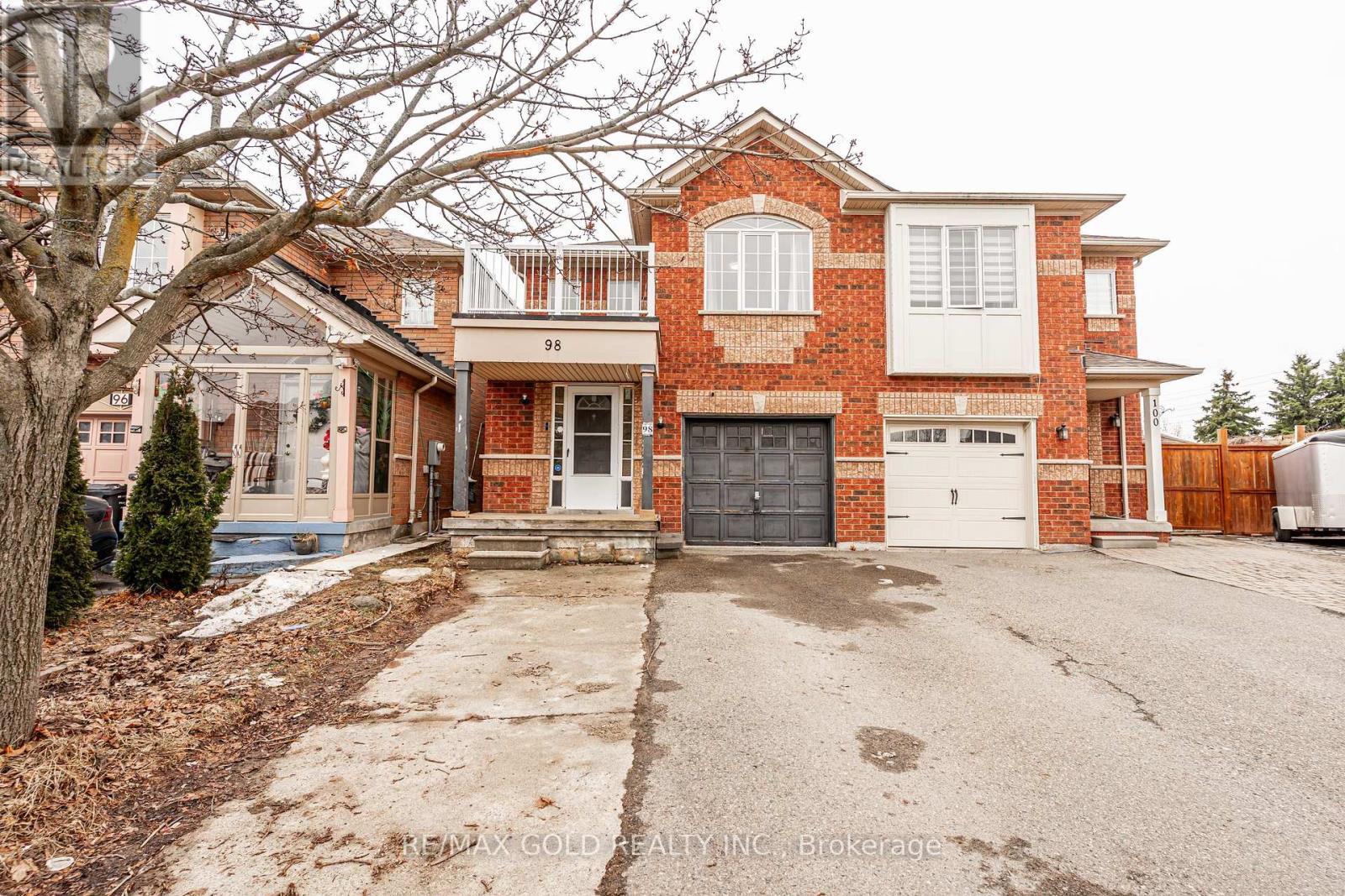 98 Winners Circle, Brampton, Ontario  L7A 1W2 - Photo 2 - W12908800