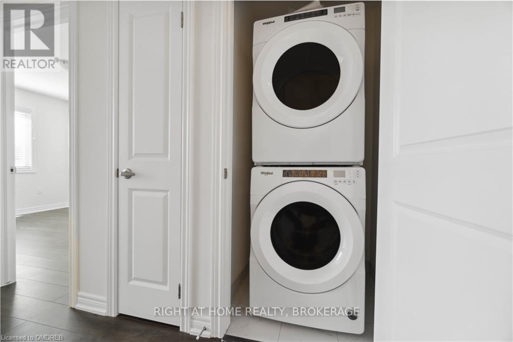 8 - 40 Zinfandel Drive, Hamilton (Fruitland), Ontario  L8E 0L1 - Photo 3 - X12910112