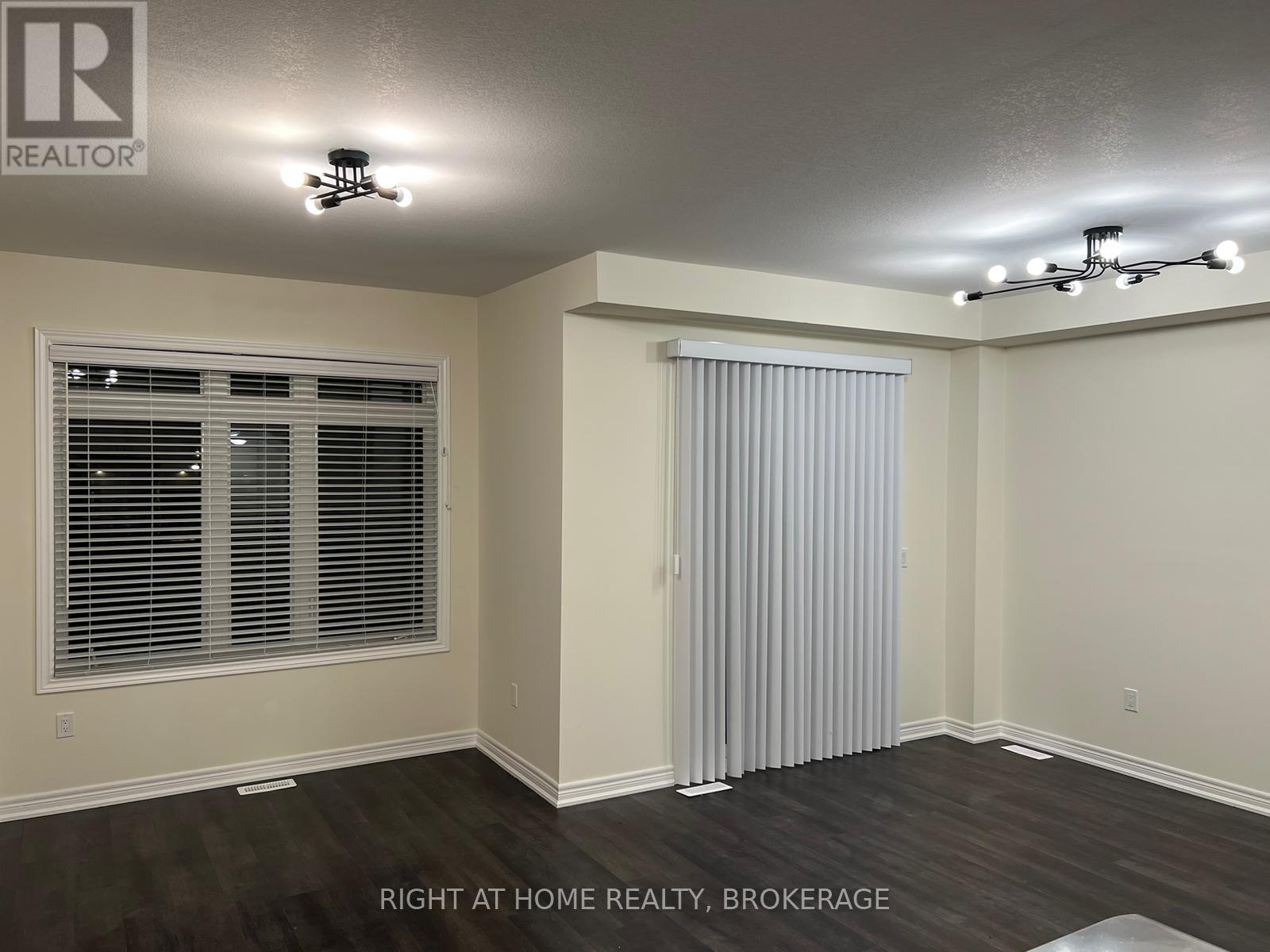 8 - 40 Zinfandel Drive, Hamilton (Fruitland), Ontario  L8E 0L1 - Photo 5 - X12910112