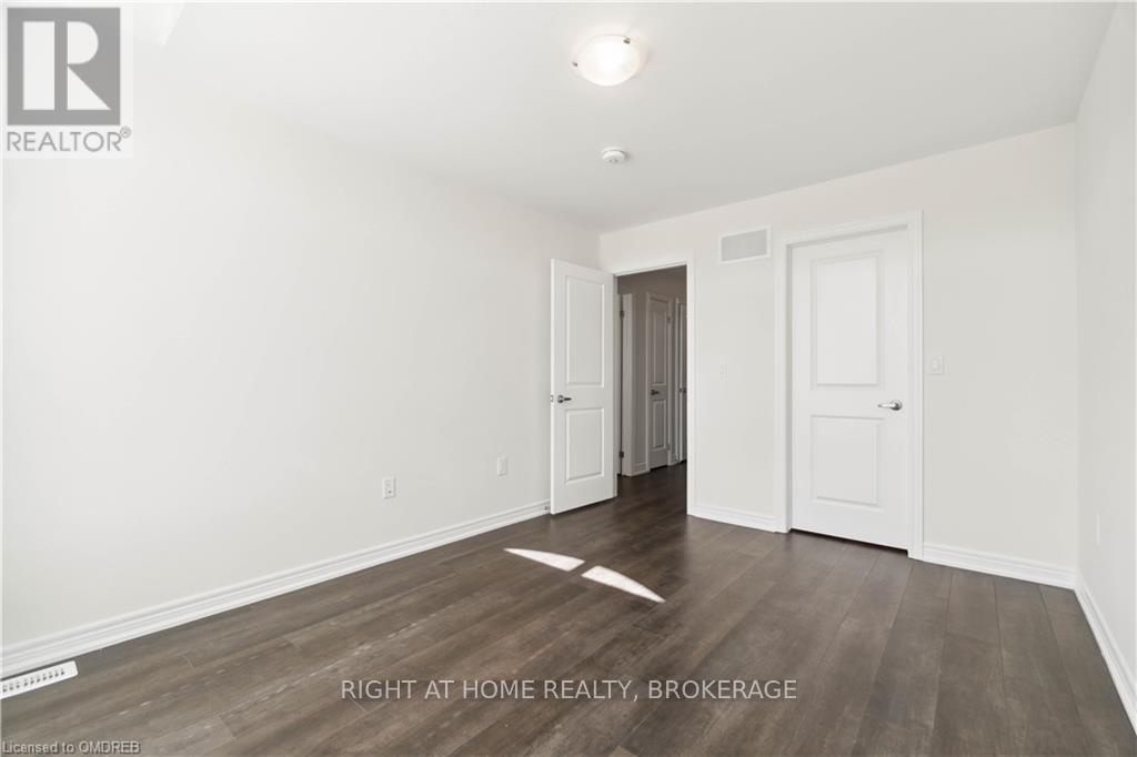 8 - 40 Zinfandel Drive, Hamilton (Fruitland), Ontario  L8E 0L1 - Photo 6 - X12910112