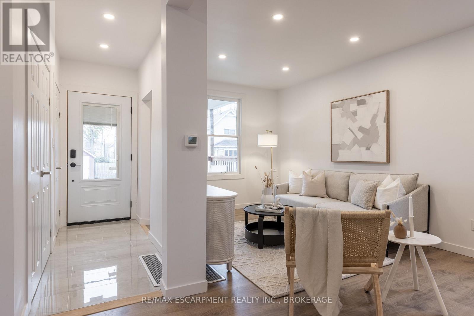 50 Fifth Street, Welland (Lincoln/crowland), Ontario  L3B 4Z5 - Photo 4 - X12910200