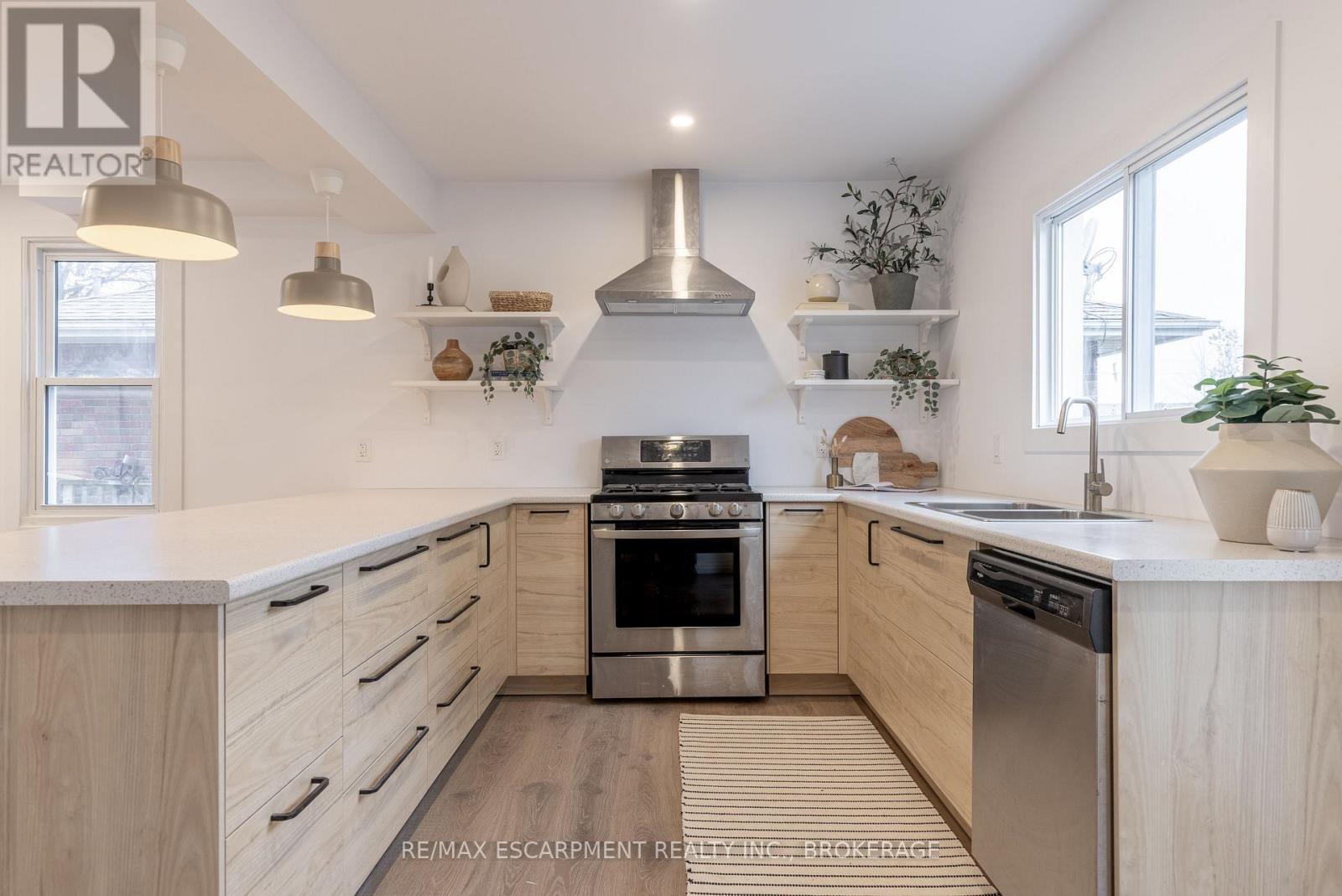 50 Fifth Street, Welland (Lincoln/crowland), Ontario  L3B 4Z5 - Photo 8 - X12910200