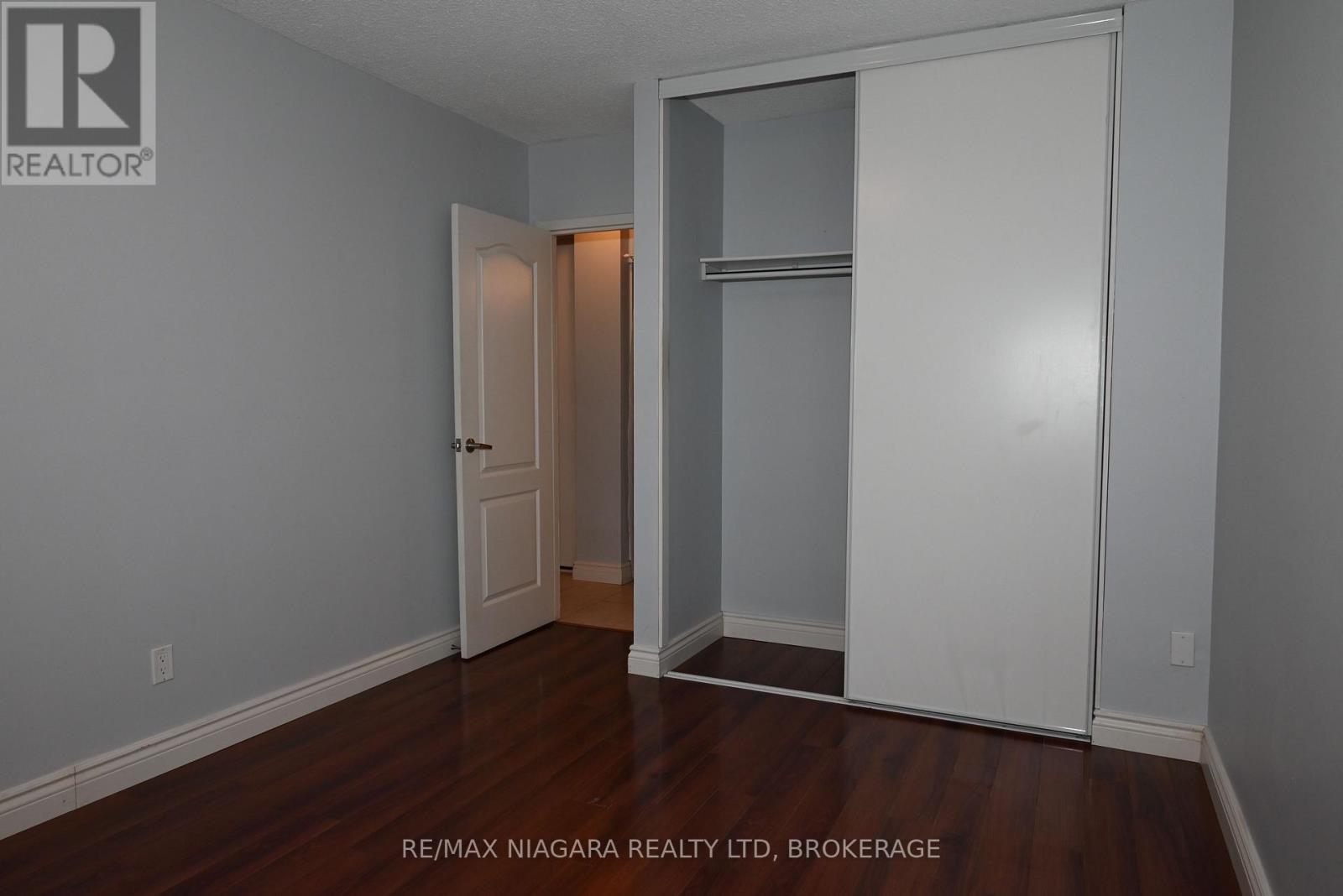 307 - 6400 Huggins Street, Niagara Falls (Stamford), Ontario  L2J 3G5 - Photo 10 - X12910326