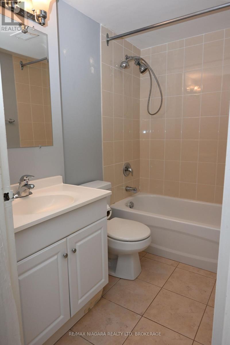 307 - 6400 Huggins Street, Niagara Falls (Stamford), Ontario  L2J 3G5 - Photo 13 - X12910326