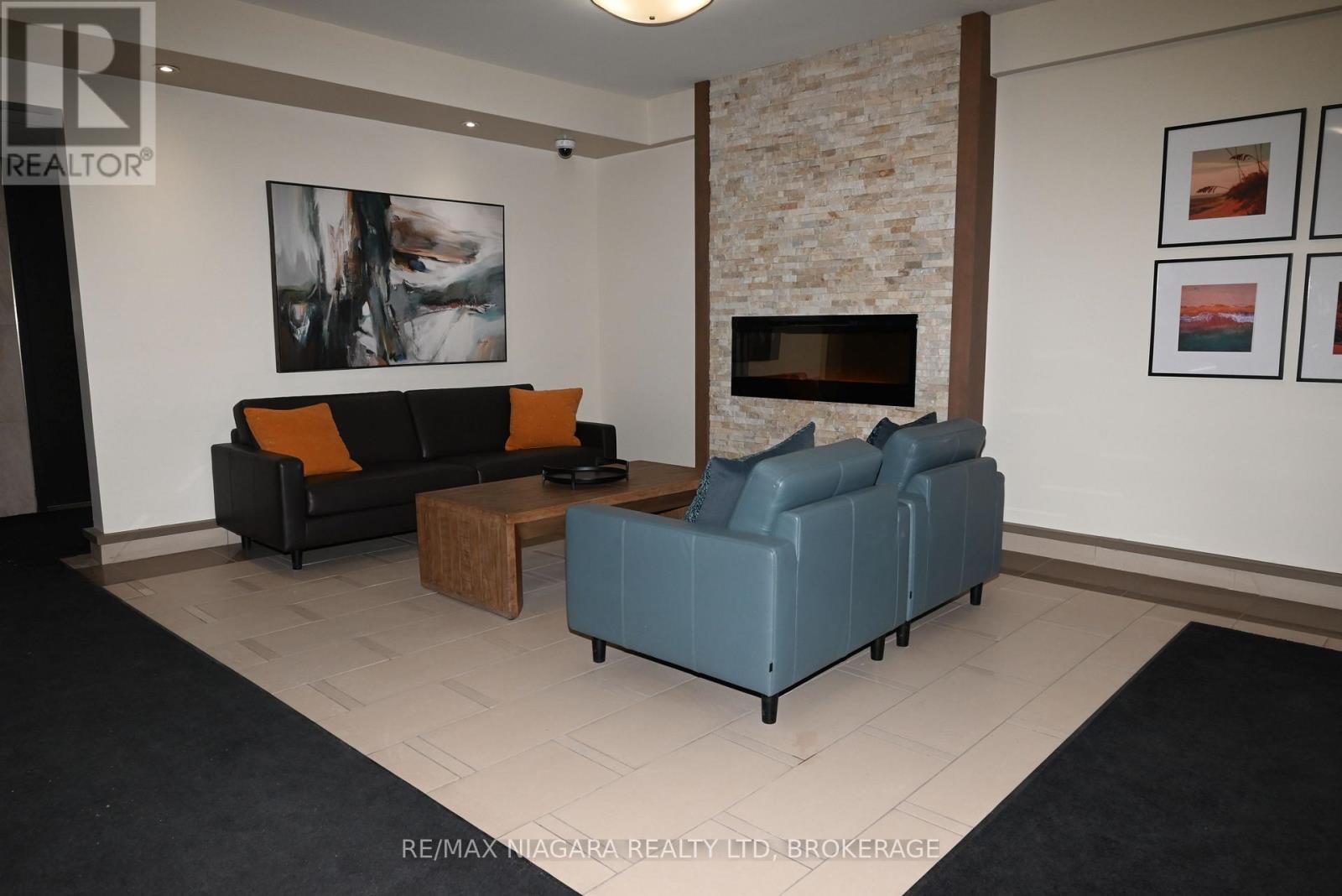 307 - 6400 Huggins Street, Niagara Falls (Stamford), Ontario  L2J 3G5 - Photo 2 - X12910326