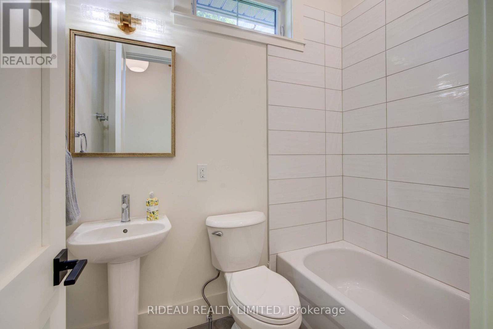 25 Carleton Street, Rideau Lakes, Ontario  K0G 1P0 - Photo 28 - X12910330