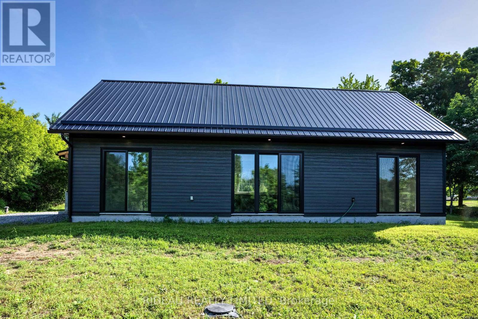 25 Carleton Street, Rideau Lakes, Ontario  K0G 1P0 - Photo 5 - X12910330