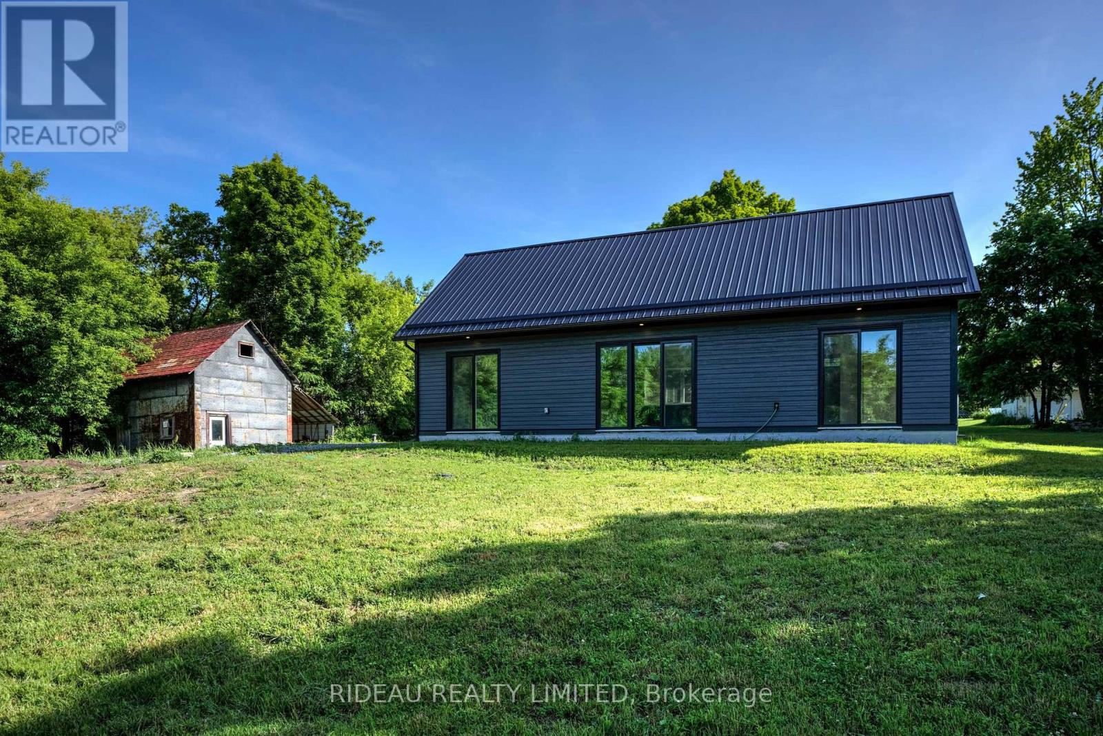 25 Carleton Street, Rideau Lakes, Ontario  K0G 1P0 - Photo 6 - X12910330