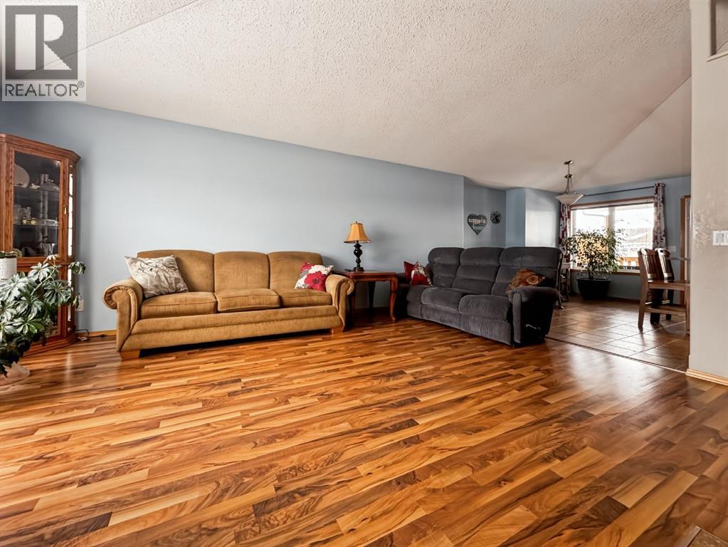 23 Rivers Place, Whitecourt, Alberta  T7S 0A8 - Photo 4 - A2285568