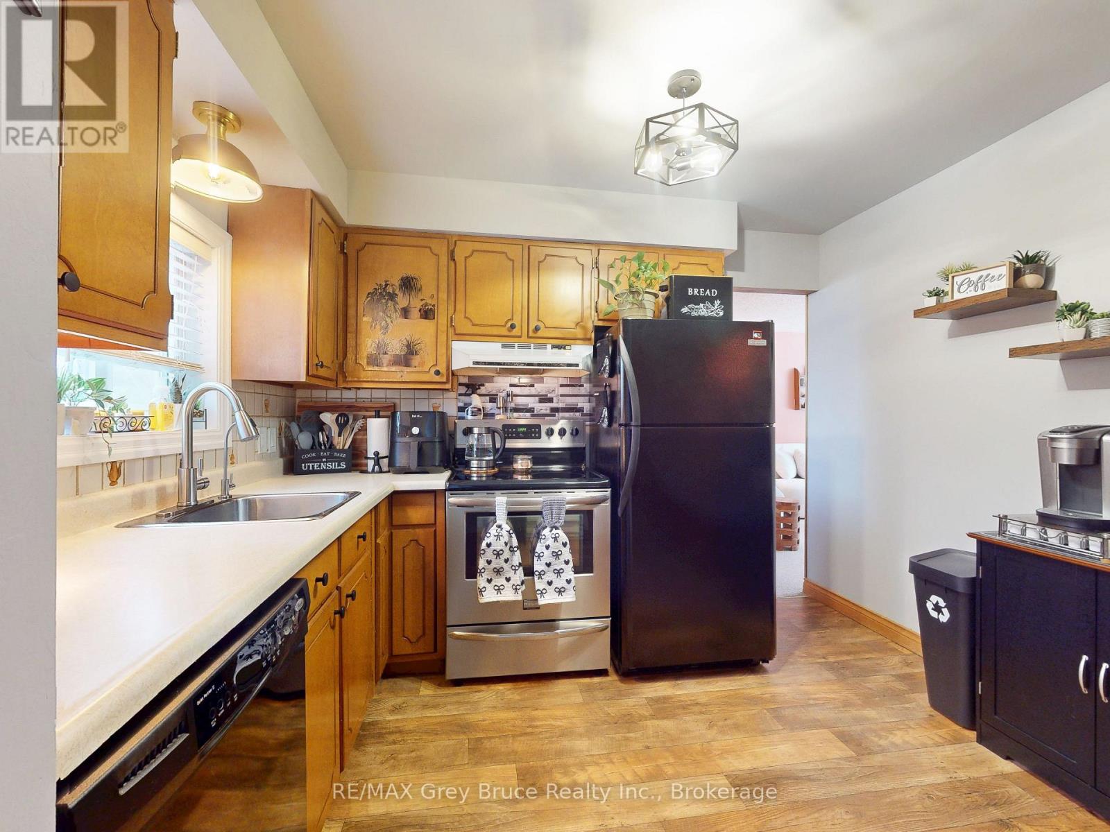 201 6th Avenue W, Owen Sound, Ontario  N4K 6J2 - Photo 13 - X12910102