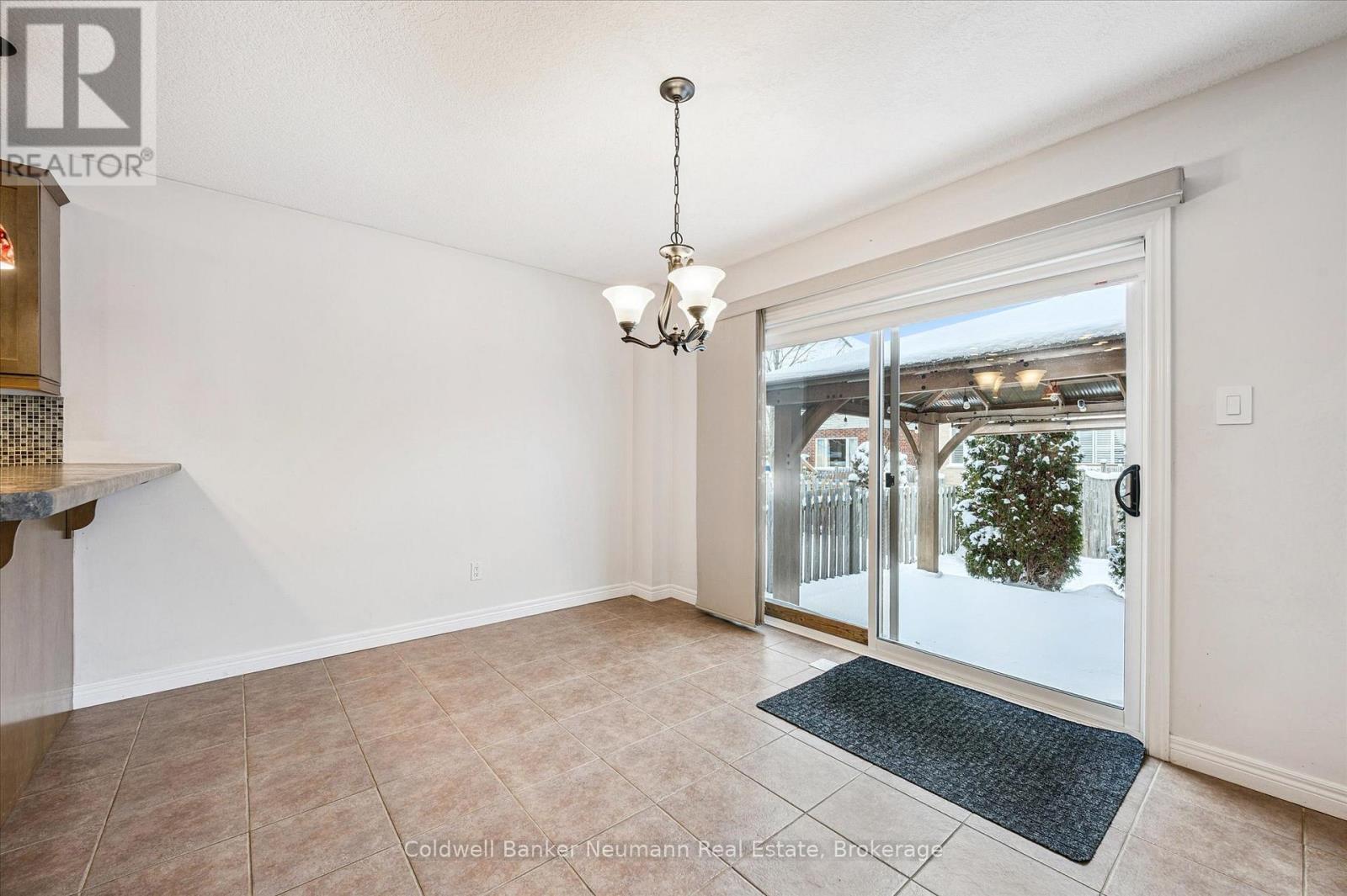 176 Colonial Drive, Guelph, Ontario  N1L 1T7 - Photo 9 - X12910238