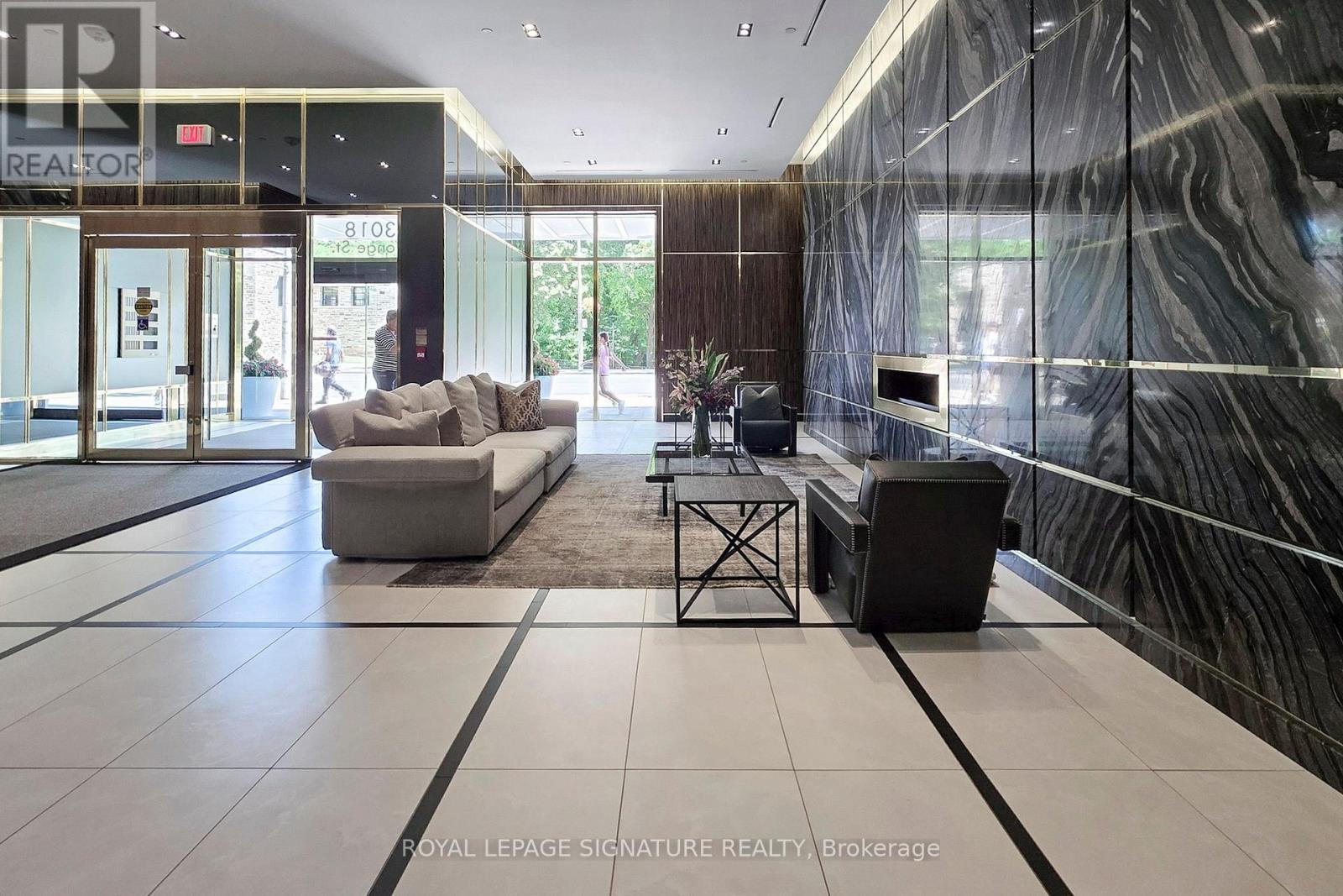 415 - 3018 Yonge Street, Toronto (Lawrence Park South), Ontario  M4N 2K4 - Photo 3 - C12910126