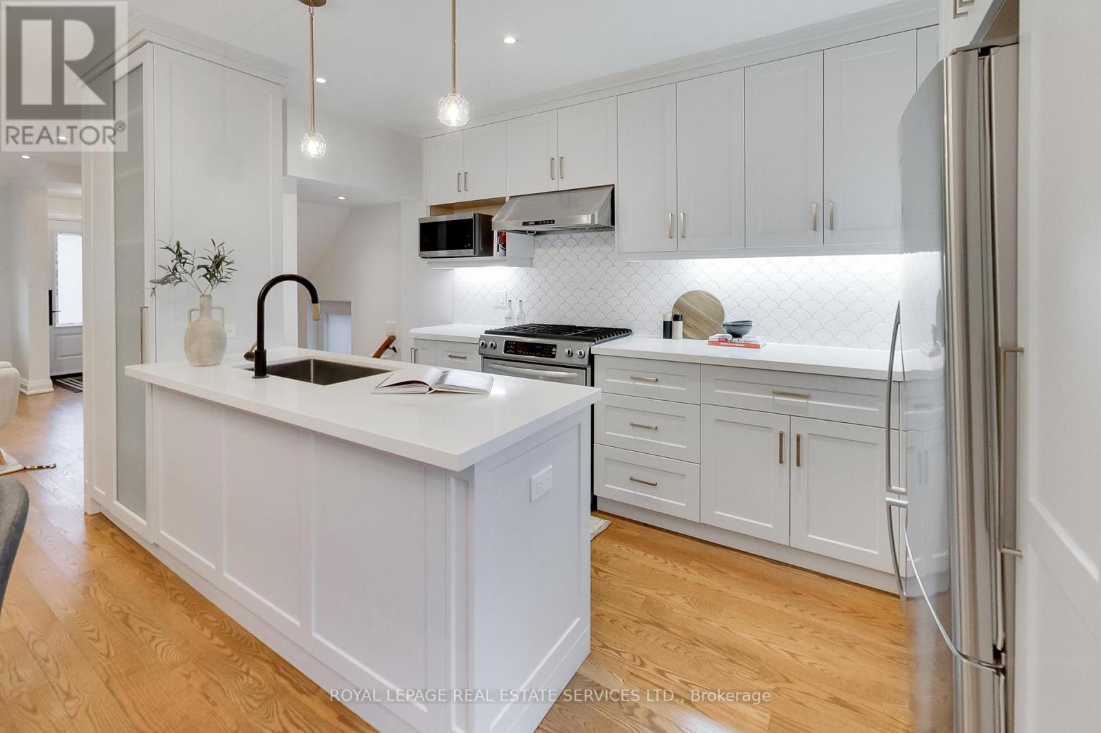 59 Glengarry Street, Toronto, Ontario  M5M 1C8 - Photo 11 - C12910144