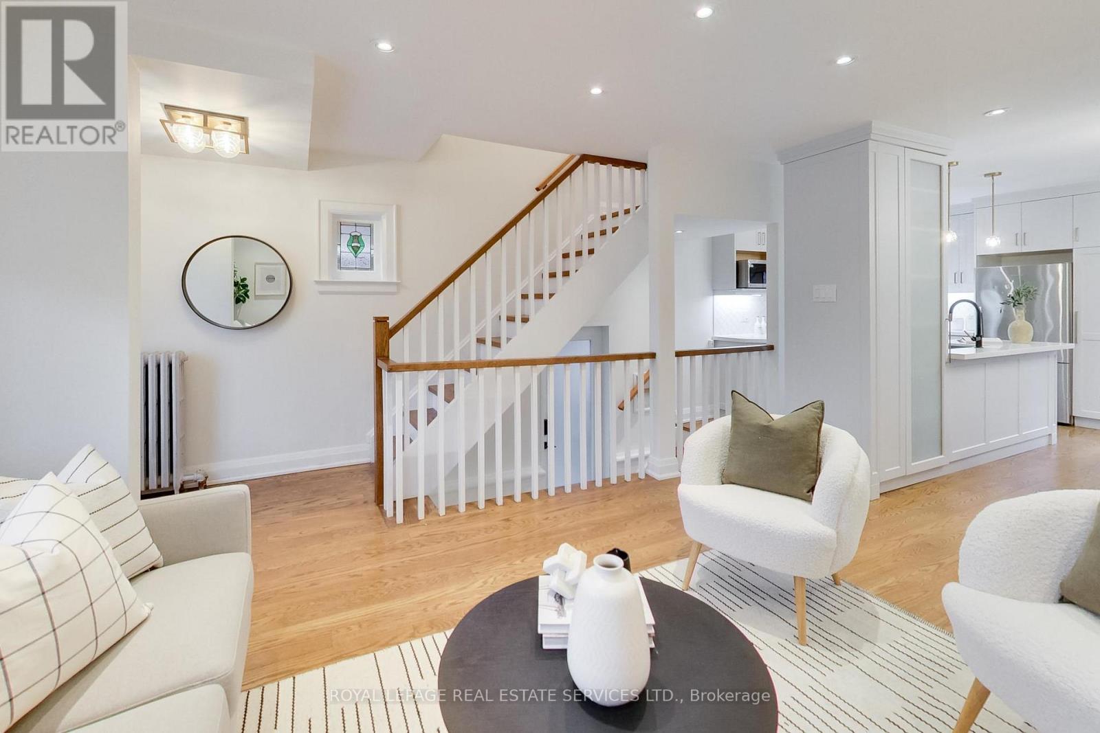 59 Glengarry Street, Toronto, Ontario  M5M 1C8 - Photo 4 - C12910144