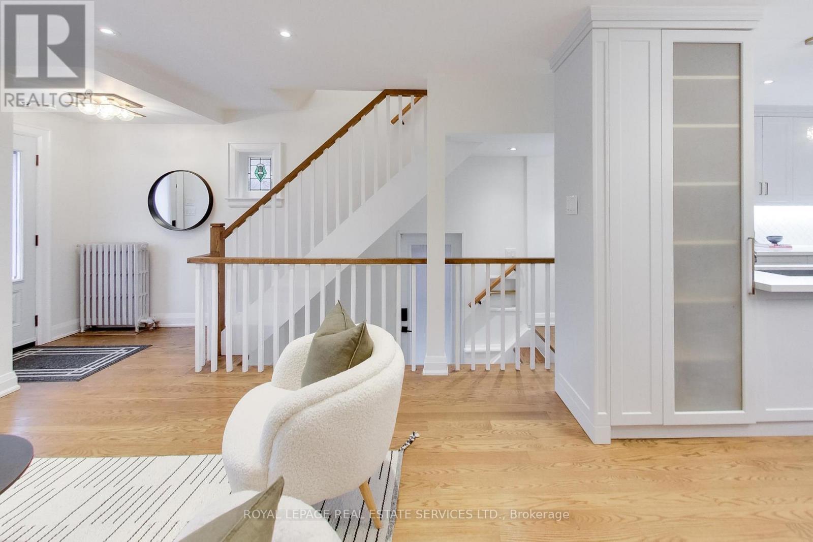 59 Glengarry Street, Toronto, Ontario  M5M 1C8 - Photo 5 - C12910144