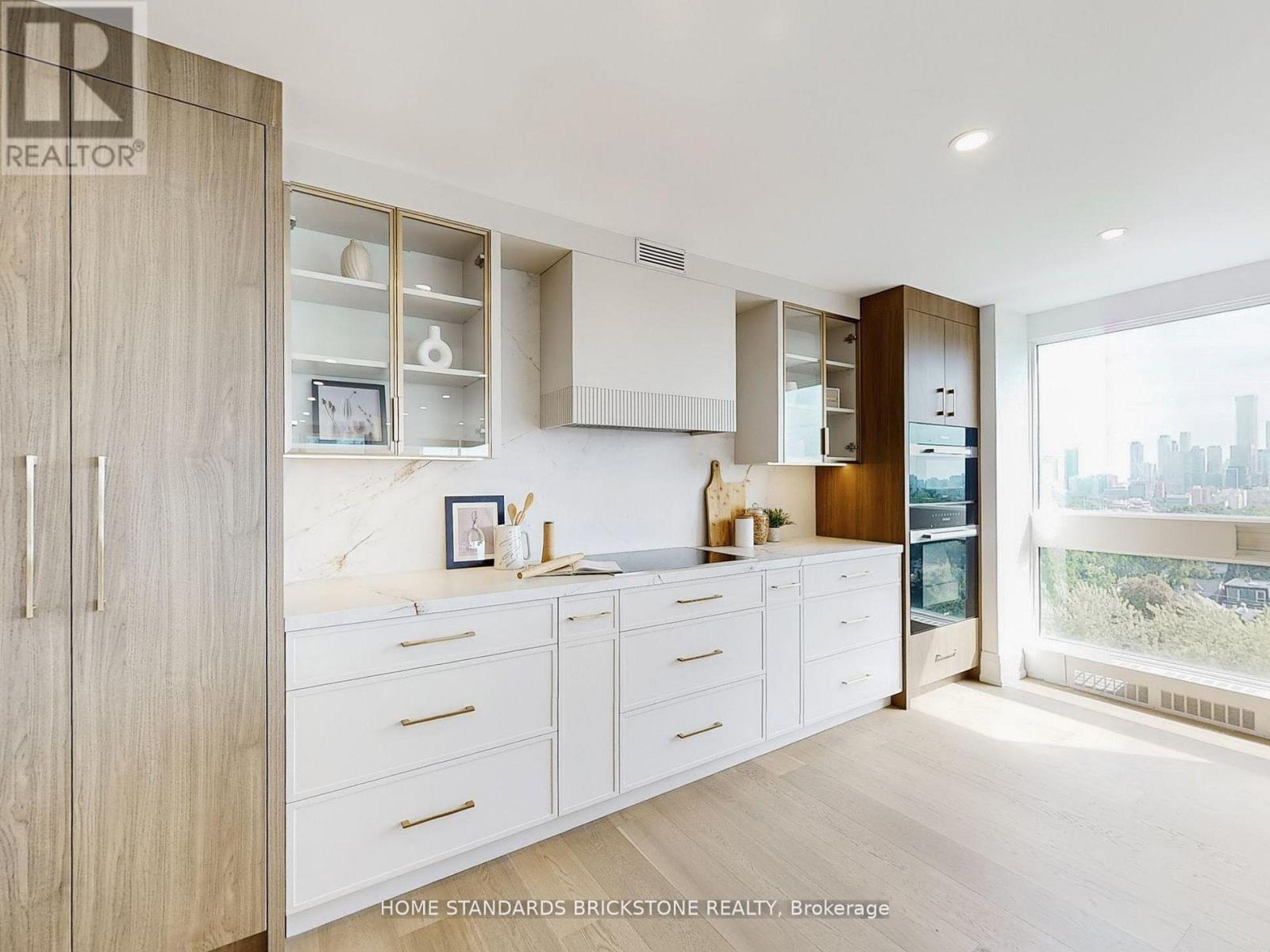 1102 - 61 St Clair Avenue W, Toronto, Ontario  M4V 2Y8 - Photo 21 - C12910150