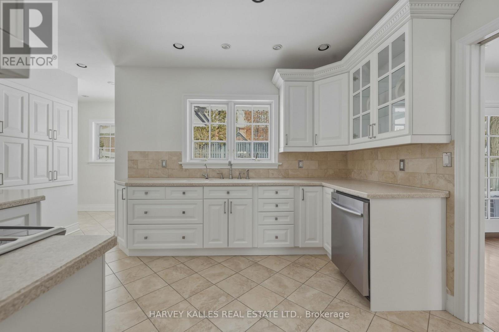 530 Blythwood Road, Toronto (Bridle Path-Sunnybrook-York Mills), Ontario  M4N 1B3 - Photo 15 - C12910180