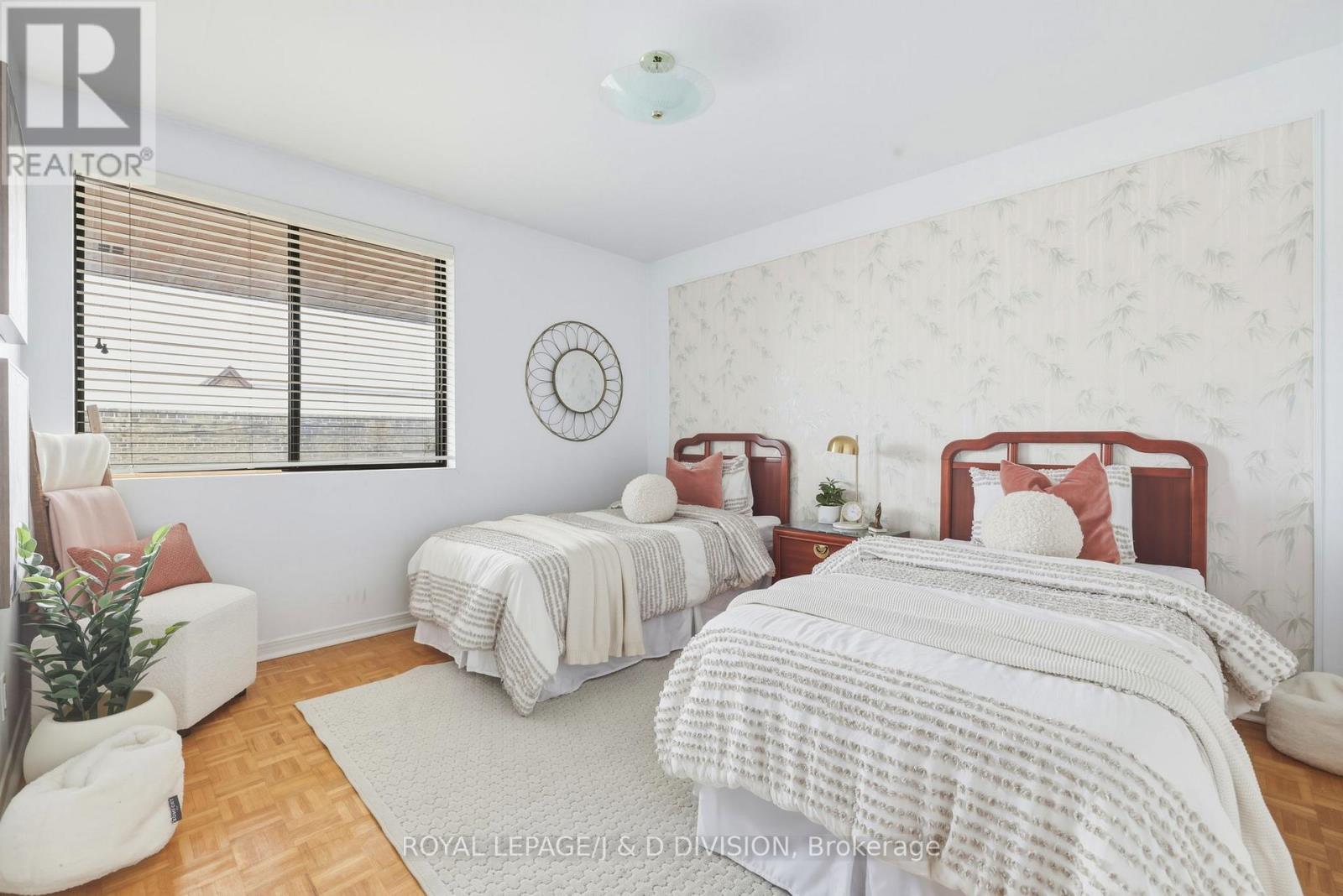 122 Cortleigh Boulevard, Toronto, Ontario  M4R 1K6 - Photo 21 - C12910250