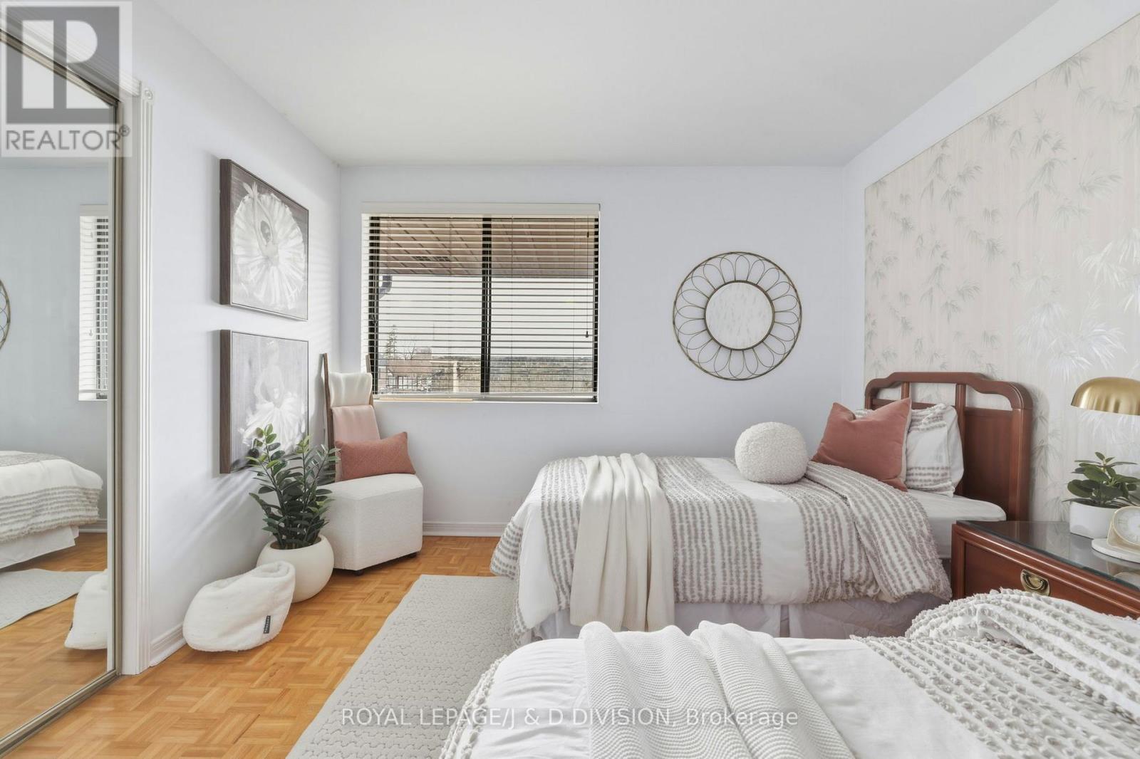 122 Cortleigh Boulevard, Toronto, Ontario  M4R 1K6 - Photo 22 - C12910250