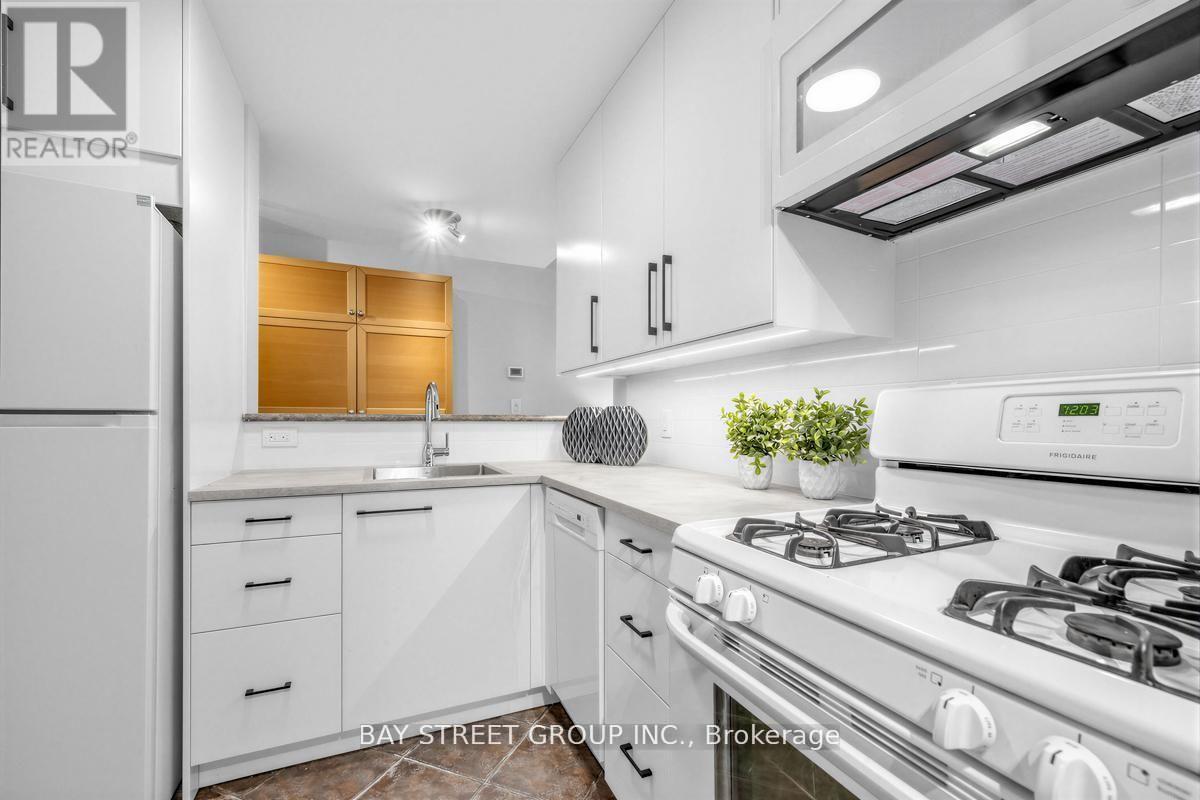 502 - 135 Maitland Street, Toronto (Church-Yonge Corridor), Ontario  M4Y 1E5 - Photo 14 - C12910288