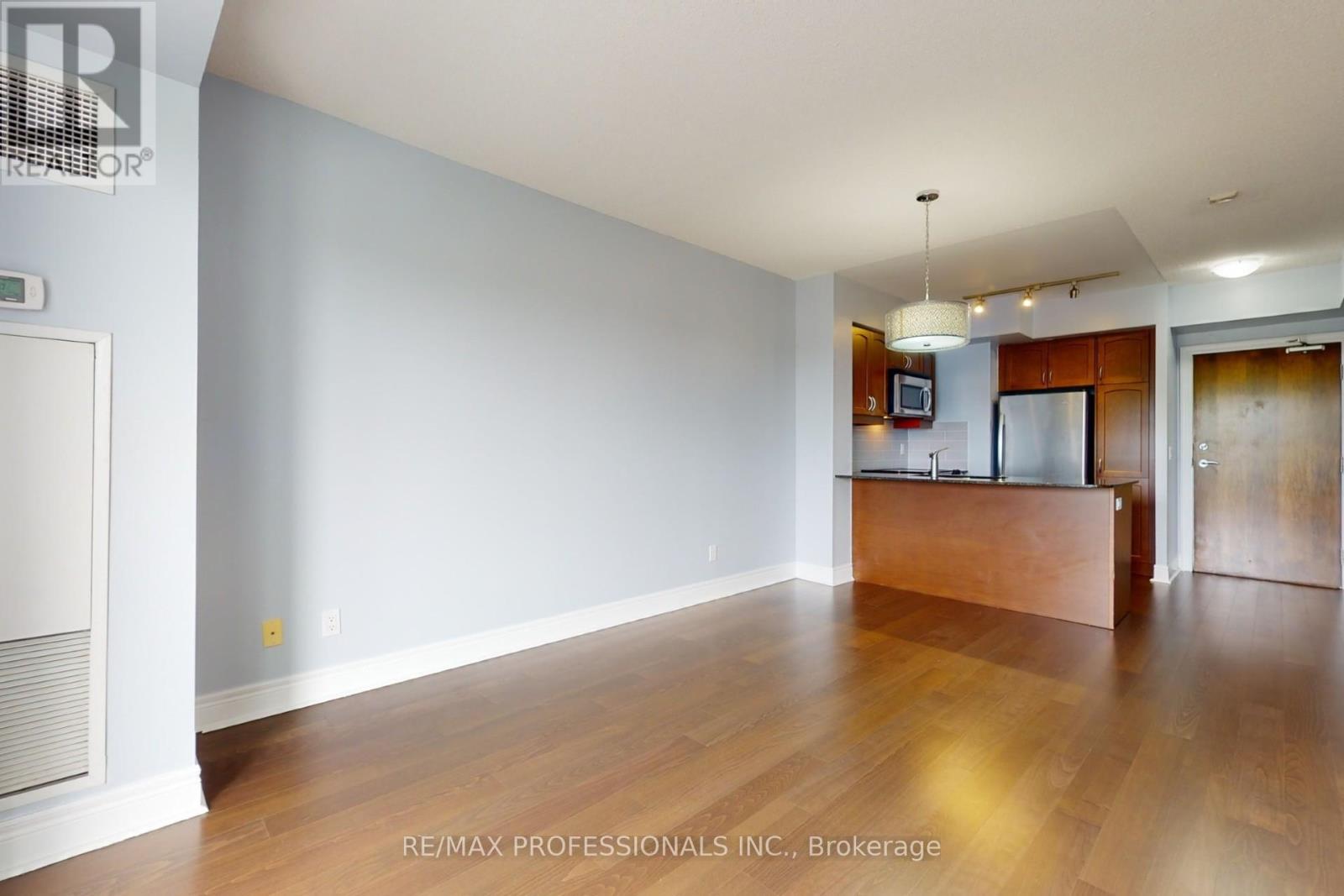 408 - 701 Sheppard Avenue W, Toronto, Ontario  M3H 0B2 - Photo 5 - C12910350