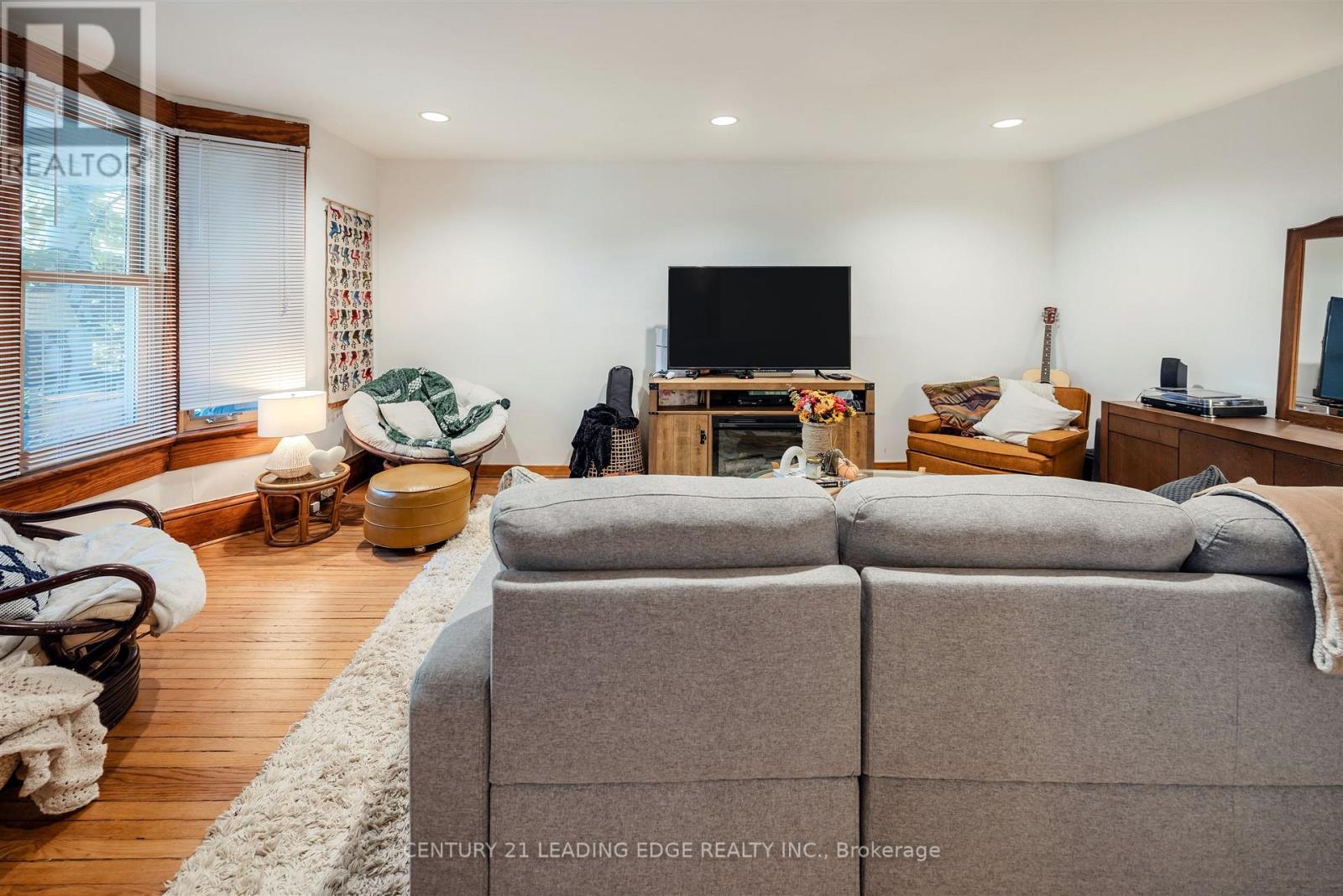 9 Balmy Avenue, Toronto, Ontario  M4E 1C7 - Photo 12 - E12910118