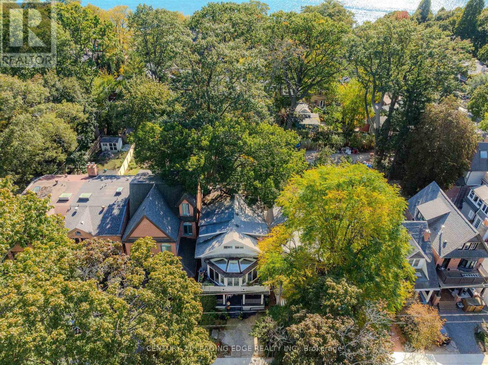 9 Balmy Avenue, Toronto, Ontario  M4E 1C7 - Photo 3 - E12910118